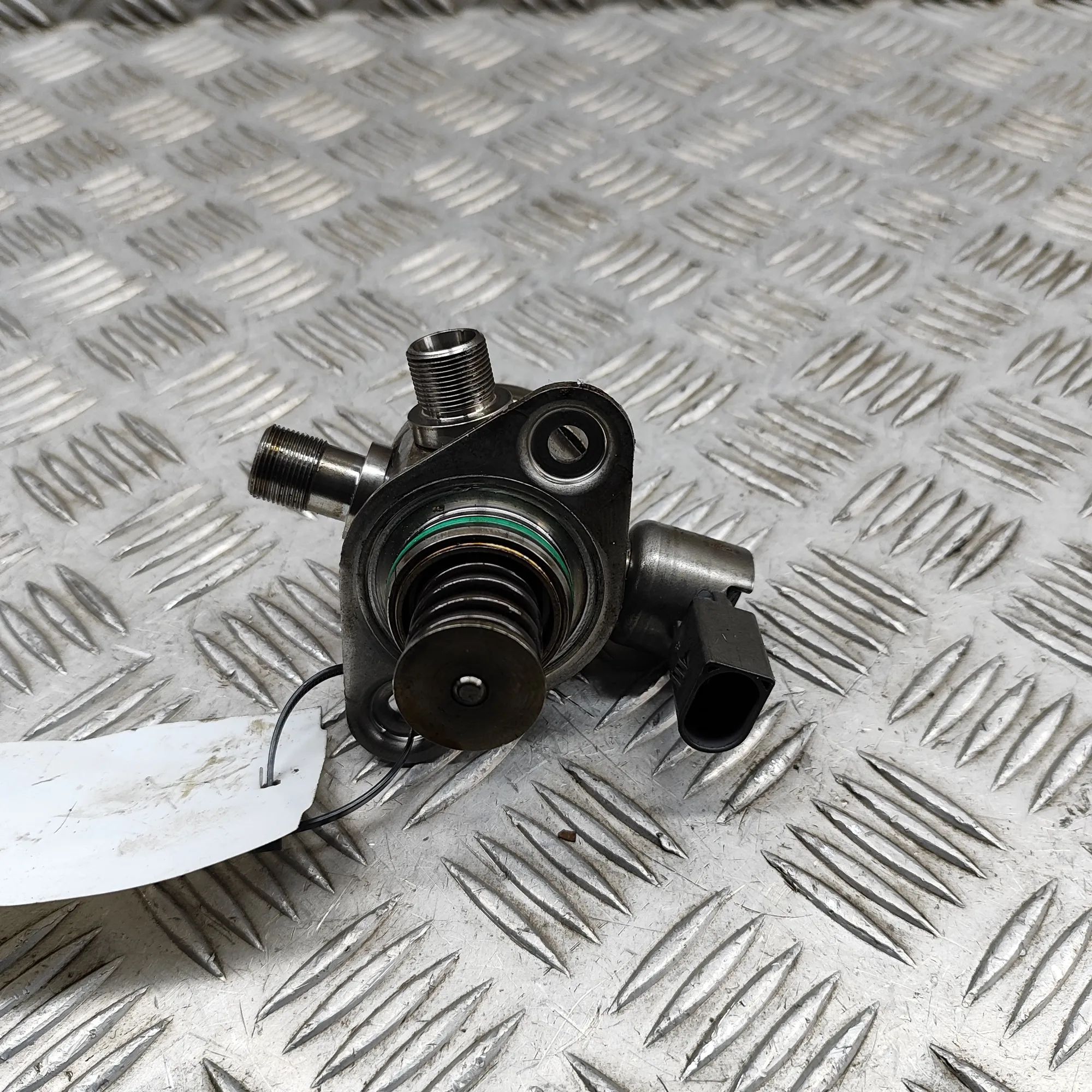 Mercedes-Benz ML / GLE (W166) насос топлива Fuel pump — MERCEDES BENZ GLE (Coupe C292) (201...