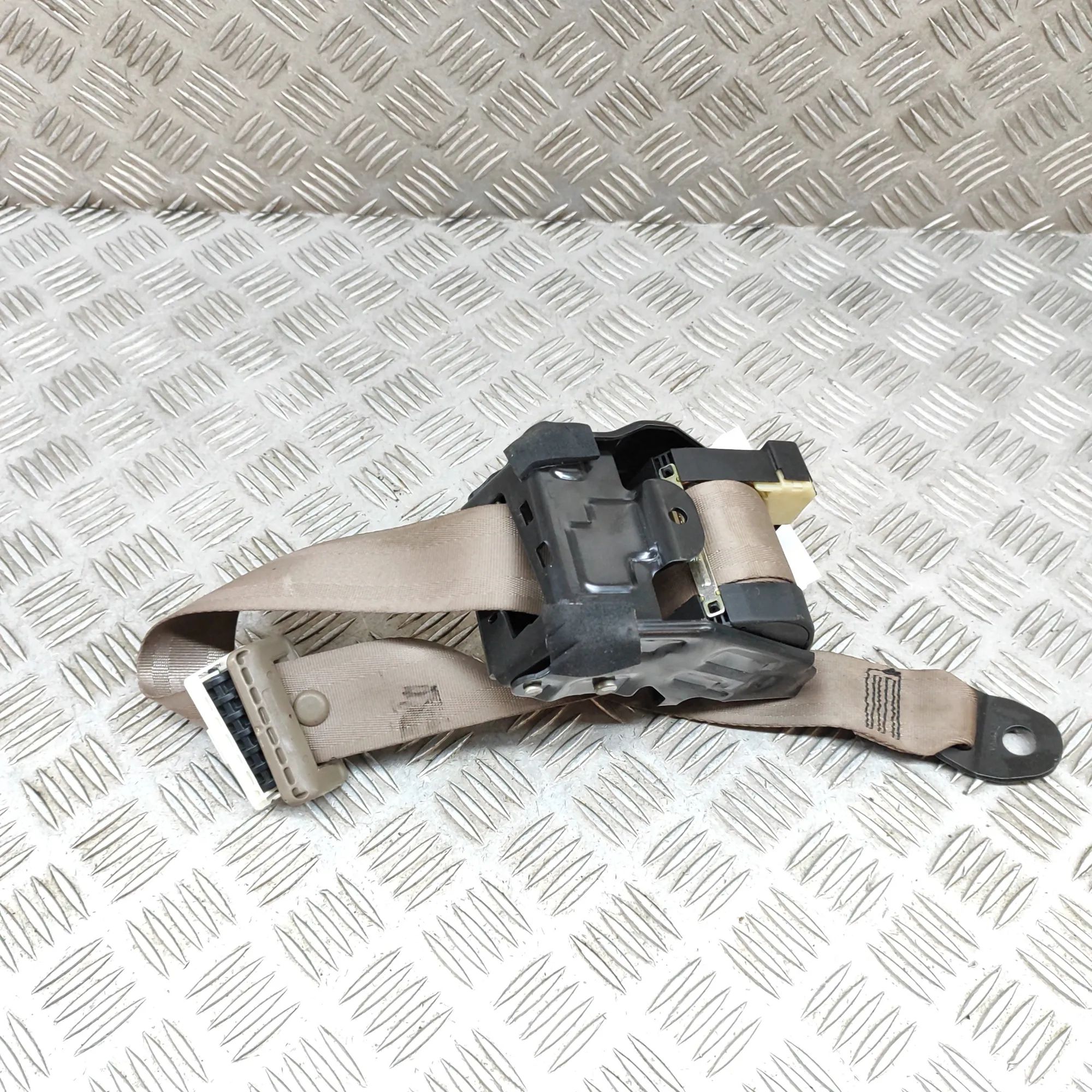 Jaguar XJ (X308) Rear Right Seatbelt Rear Right Seatbelt — JAGUAR XJ (X308) (1996-20...