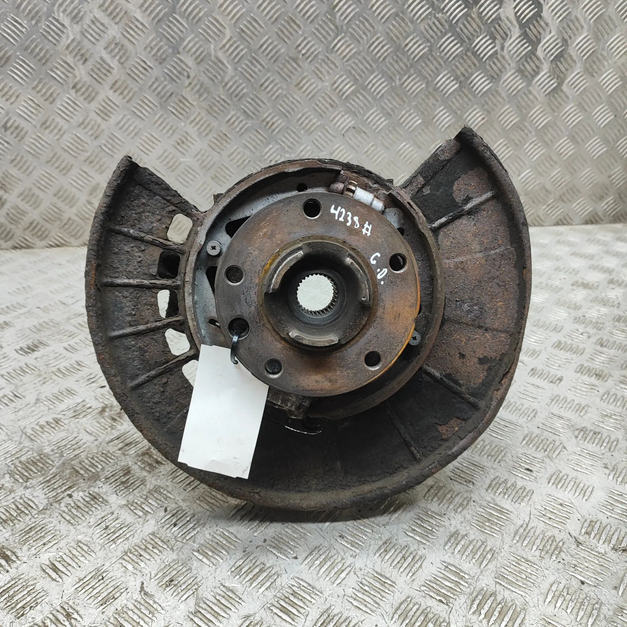 Porsche Cayenne Rear Right Wheel Hub Rear Right Wheel Hub — PORSCHE CAYENNE (92A) (2...
