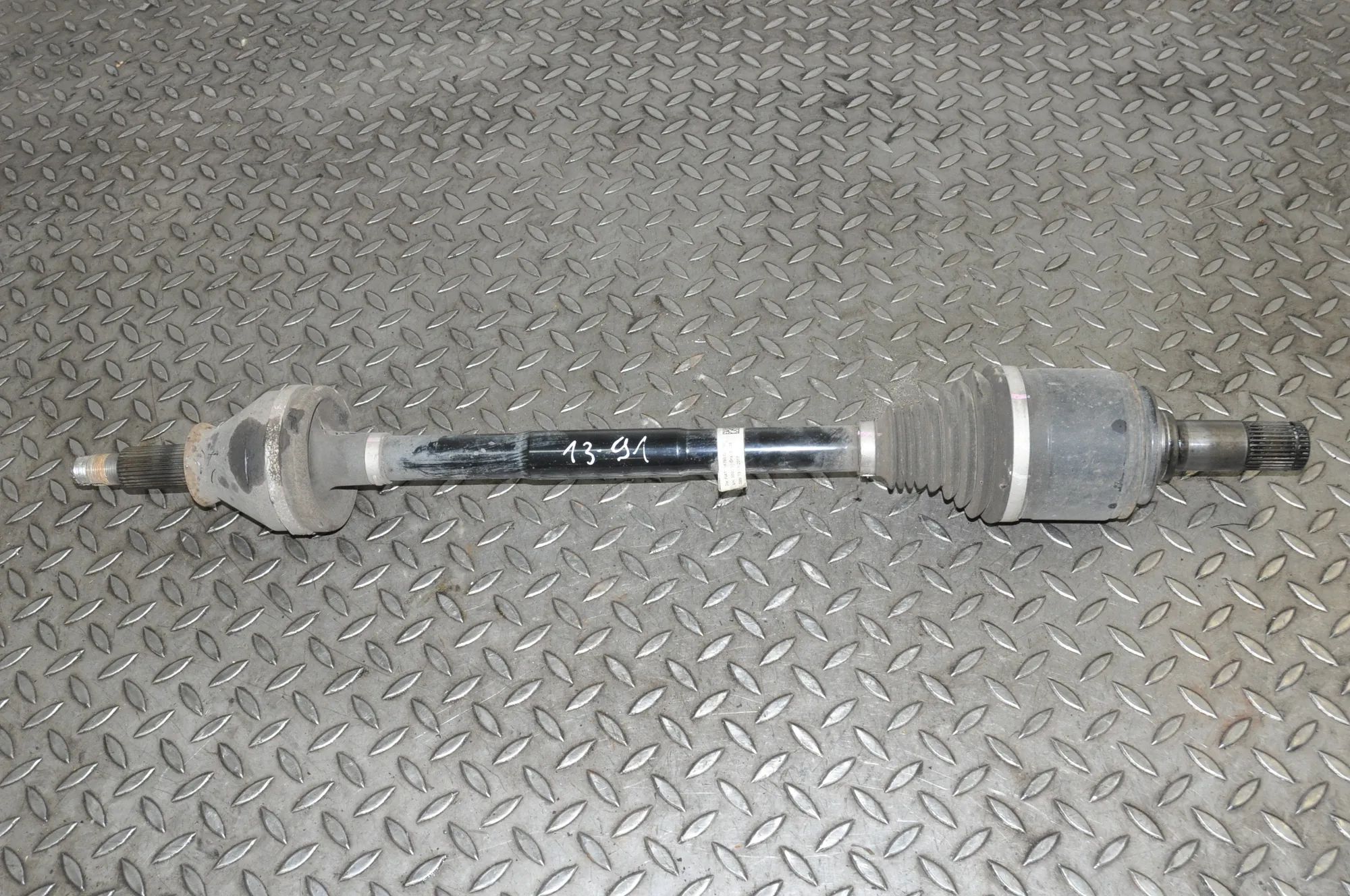 Maserati Levante Rear Right Driveshaft Rear Right Driveshaft — MASERATI LEVANTE (SUV M...