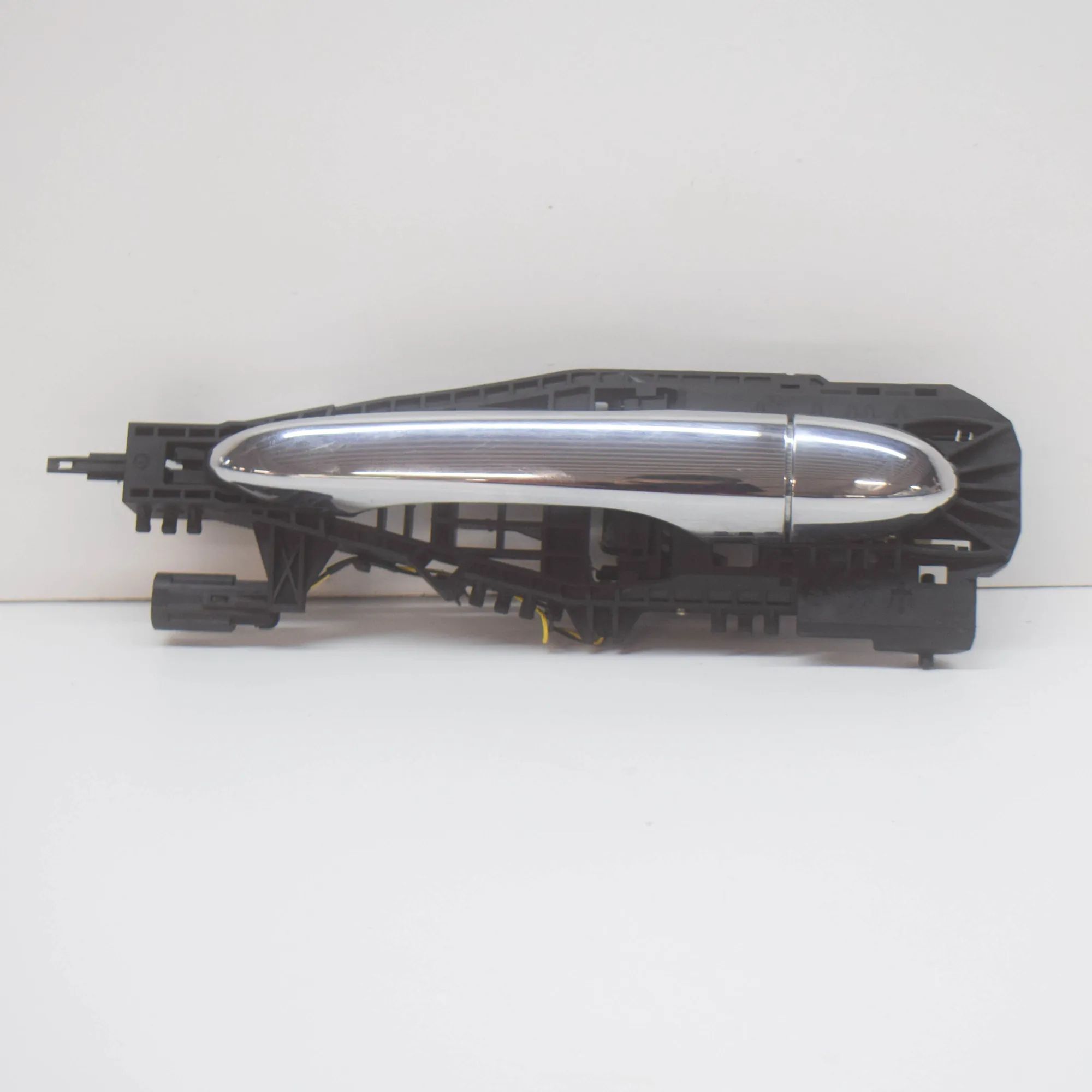 Maserati Quattroporte Exterior door handle — rear left Exterior door handle — rear left — MASERATI QUA...