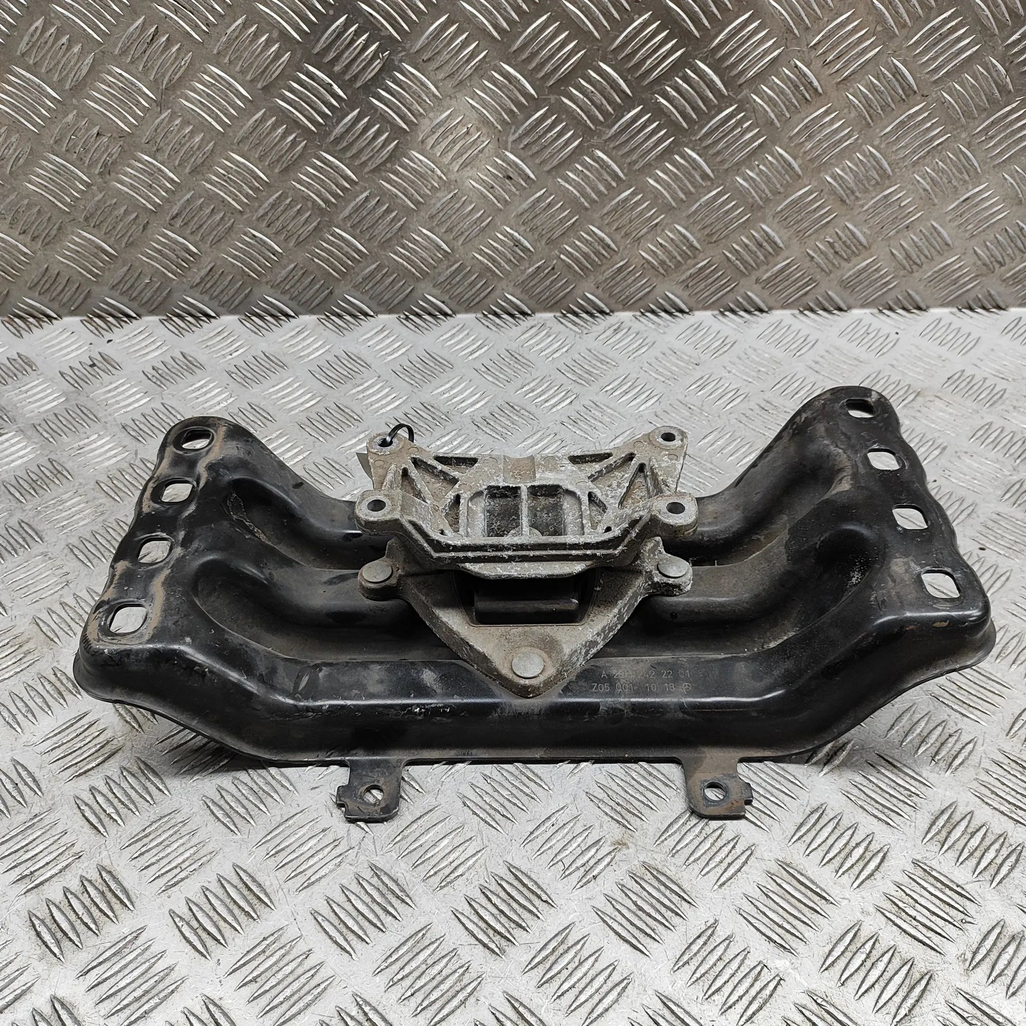 Mercedes-Benz A (W176) Gearbox Mount Bracket Gearbox Mount Bracket — MERCEDES BENZ C-CLASS (...