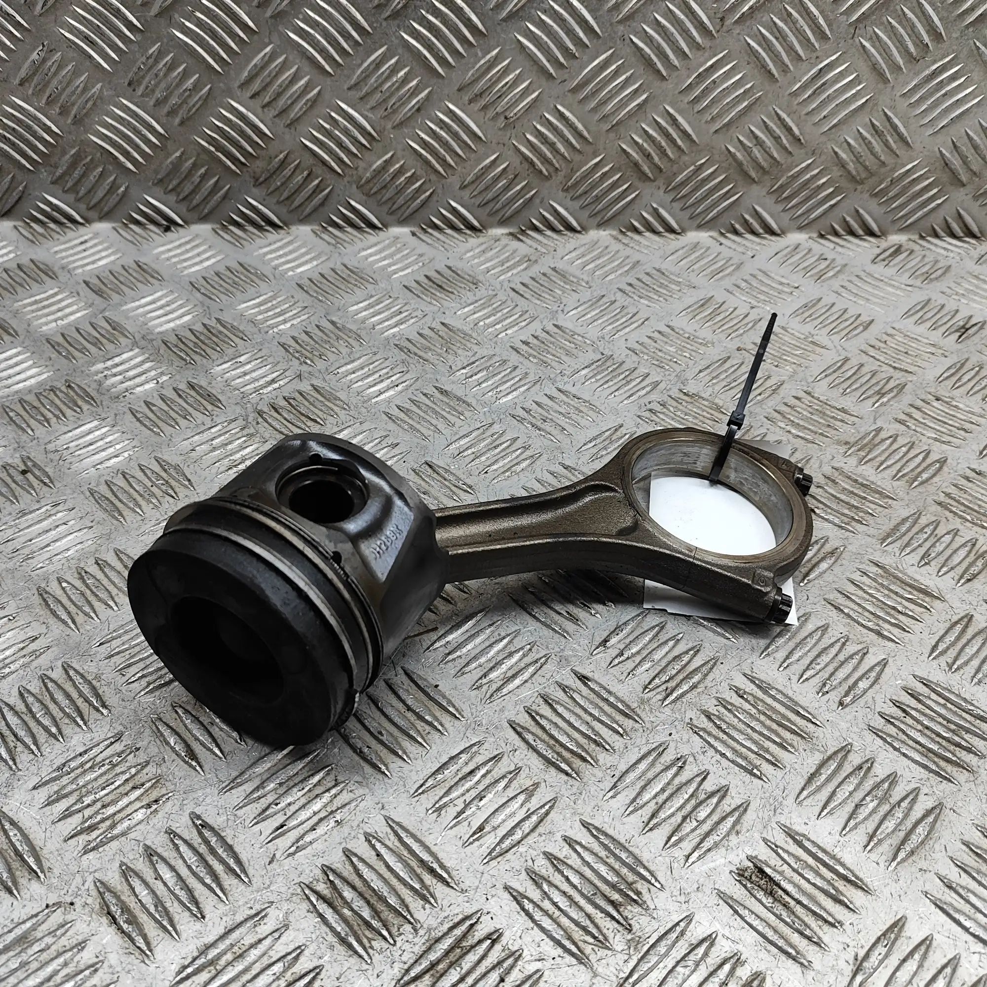 Land Rover Discovery Piston Piston — LAND ROVER DISCOVERY (III L319) (2004-...