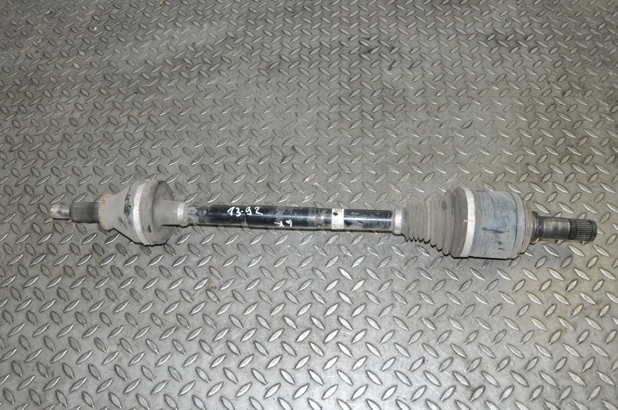 Maserati Levante Rear Left Driveshaft Rear Left Driveshaft — MASERATI LEVANTE (SUV M1...