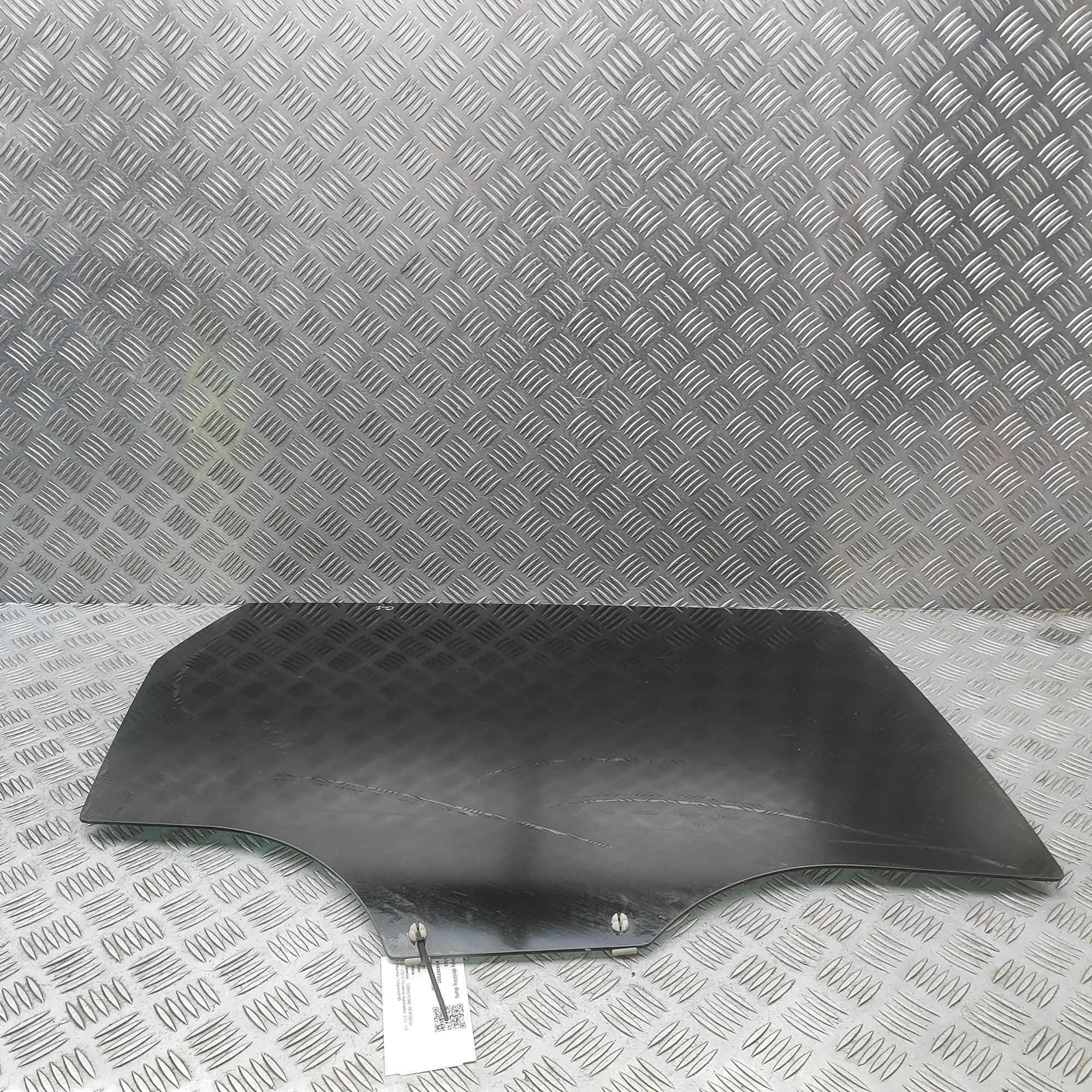 Ssangyong Rexton Right rear door window Right rear door window — SSANGYONG REXTON (W) (...