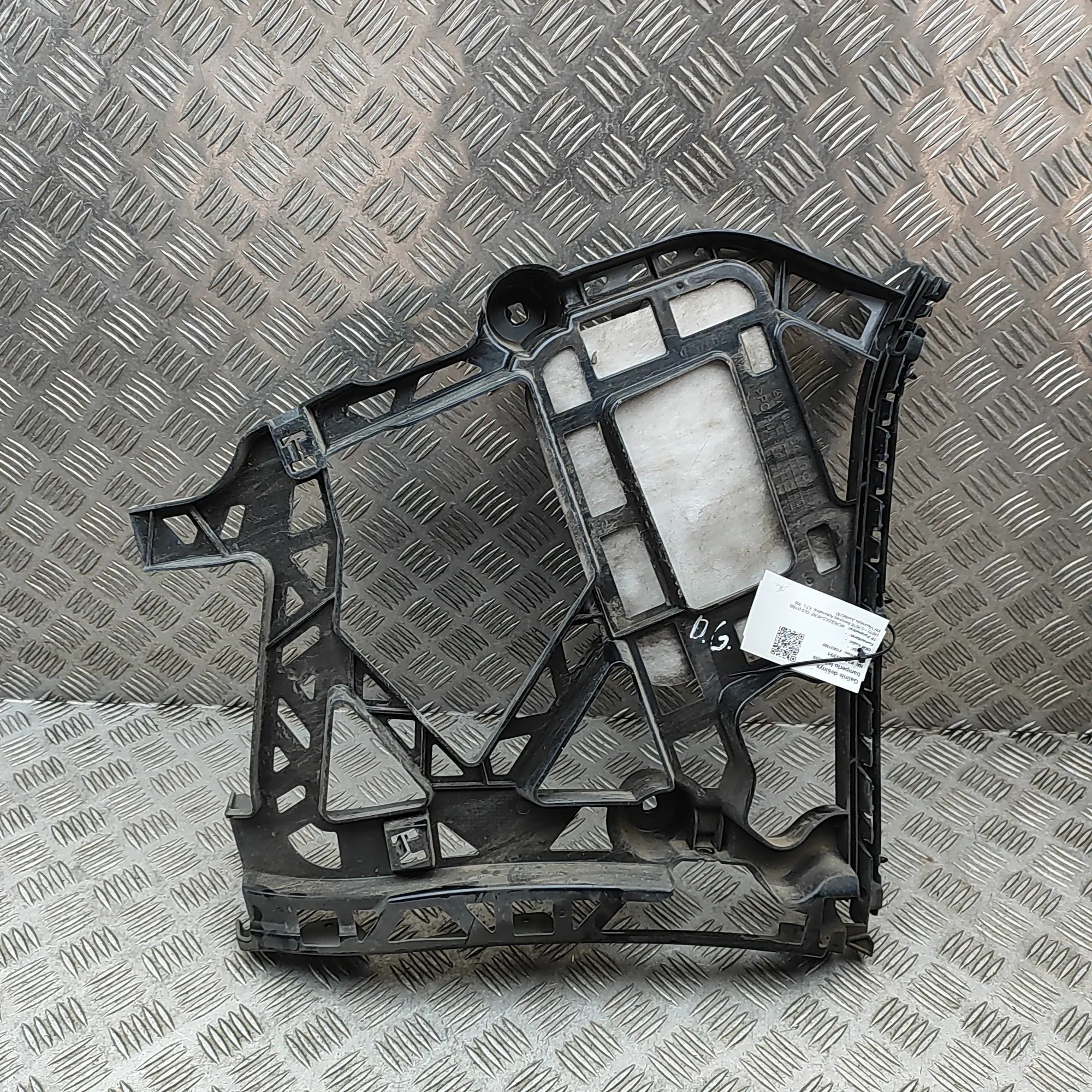 Mercedes-Benz GL / GLS (X166) Rear Right Bumper Bracket Rear Right Bumper Bracket — MERCEDES BENZ GLS (...