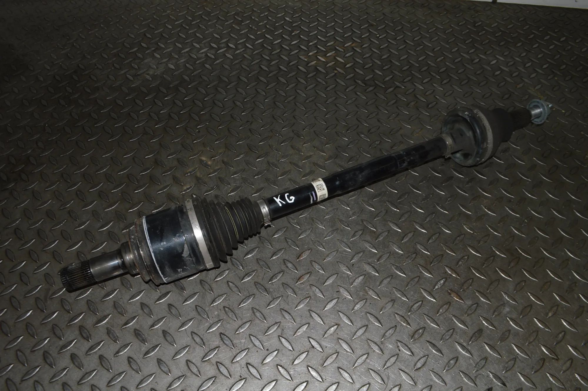 Maserati Levante Rear Left Driveshaft Rear Left Driveshaft — MASERATI LEVANTE (SUV M1...