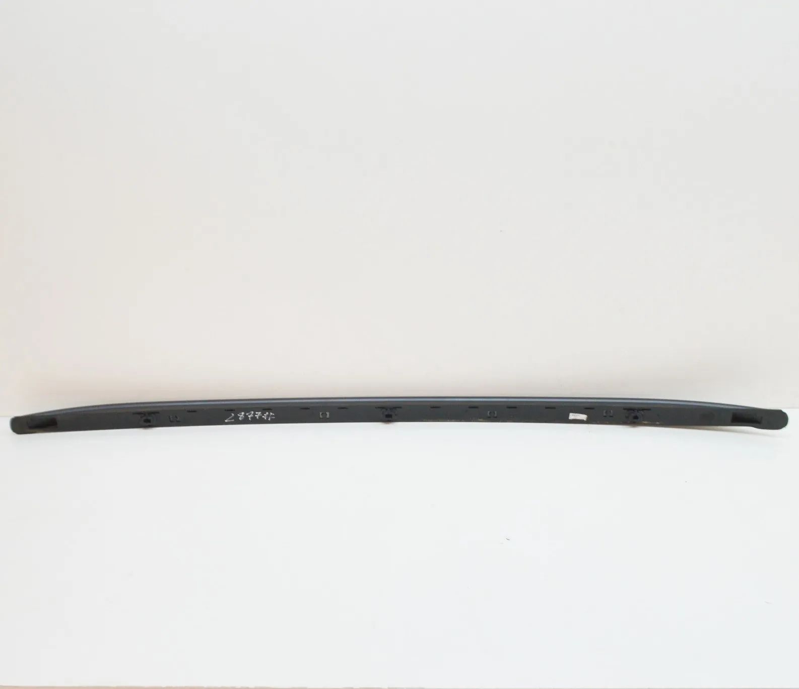 Hyundai Kona Right Side Roof Rail Right Side Roof Rail — HYUNDAI KONA (2017-...)
...