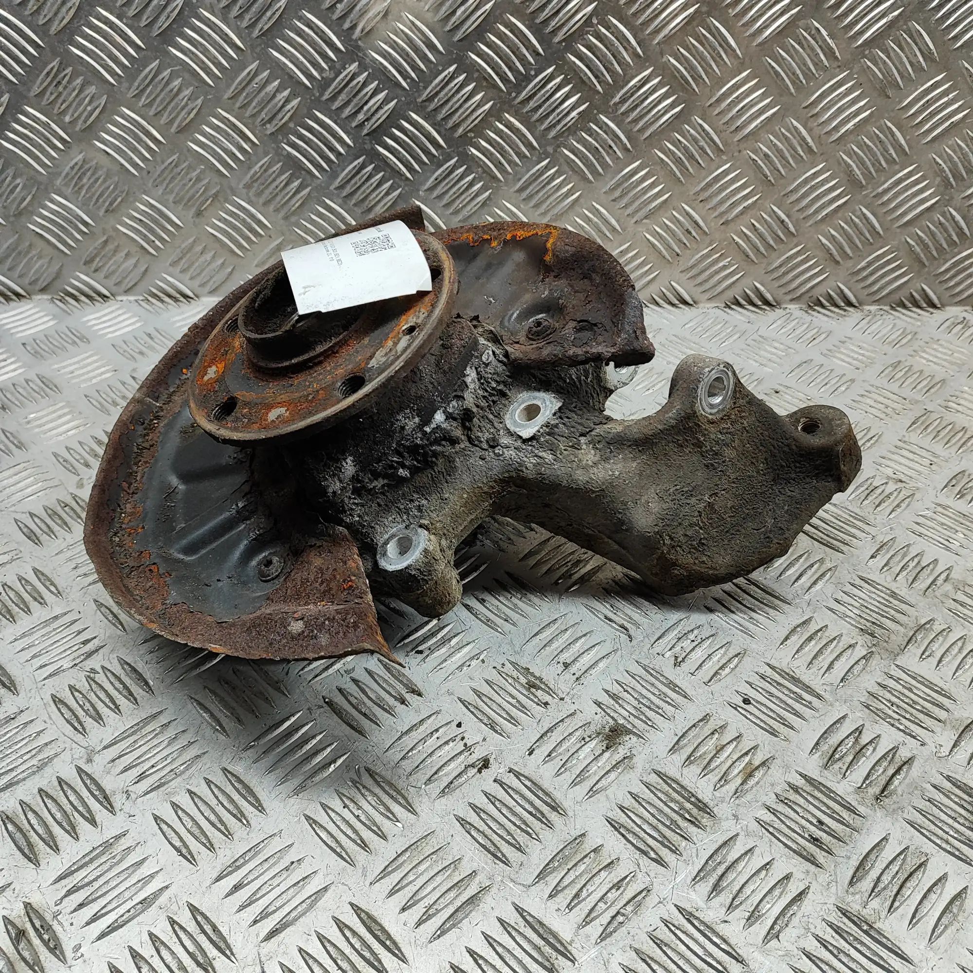 Volkswagen Golf 6 Rear Left Wheel Hub Spindle Rear Left Wheel Hub Spindle — VW GOLF (VII 5G1,...