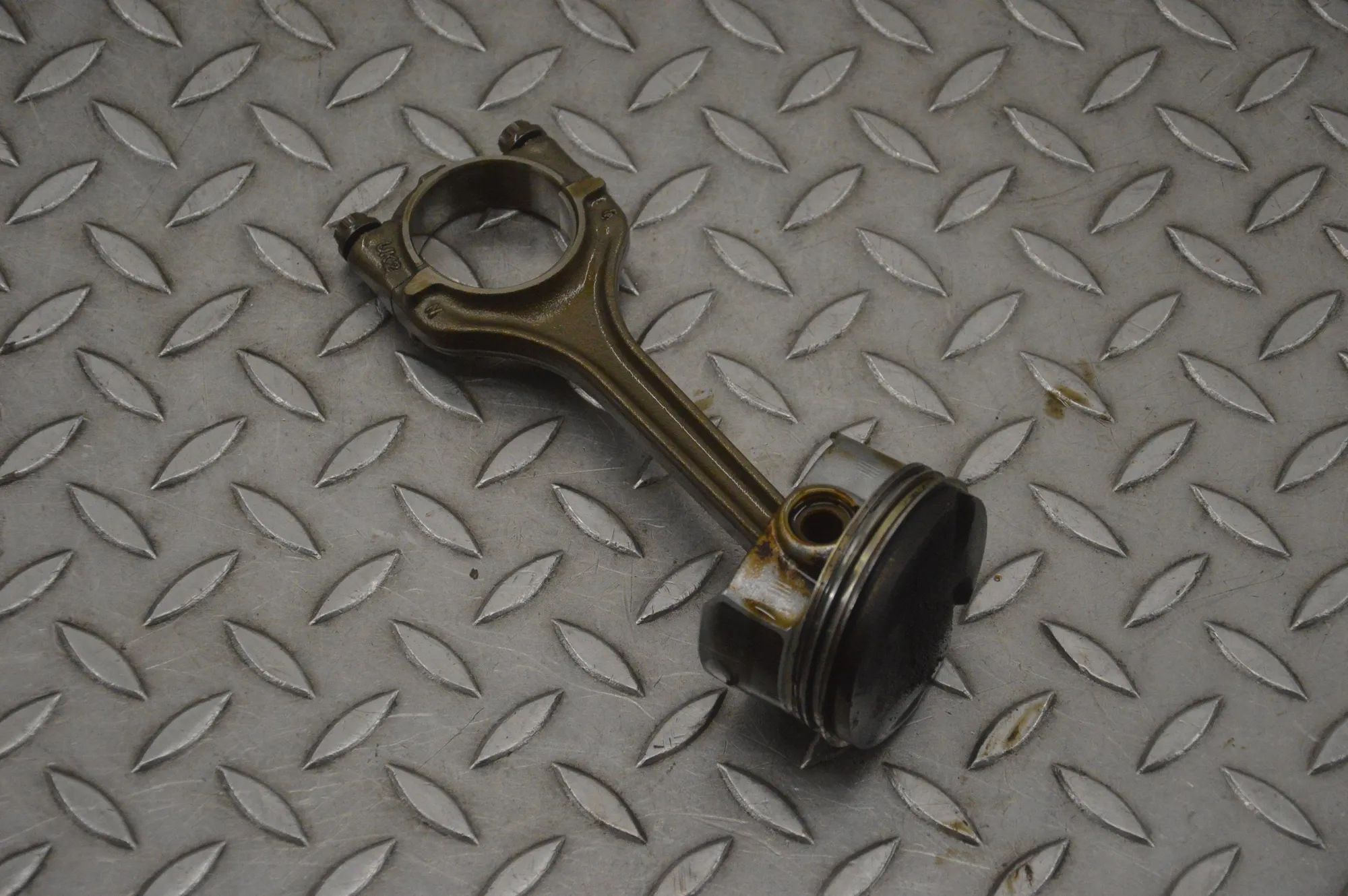 Volkswagen Golf 6 Piston Piston — VW GOLF (VII 5G1, BQ1, BE1, BE2) (2012...
