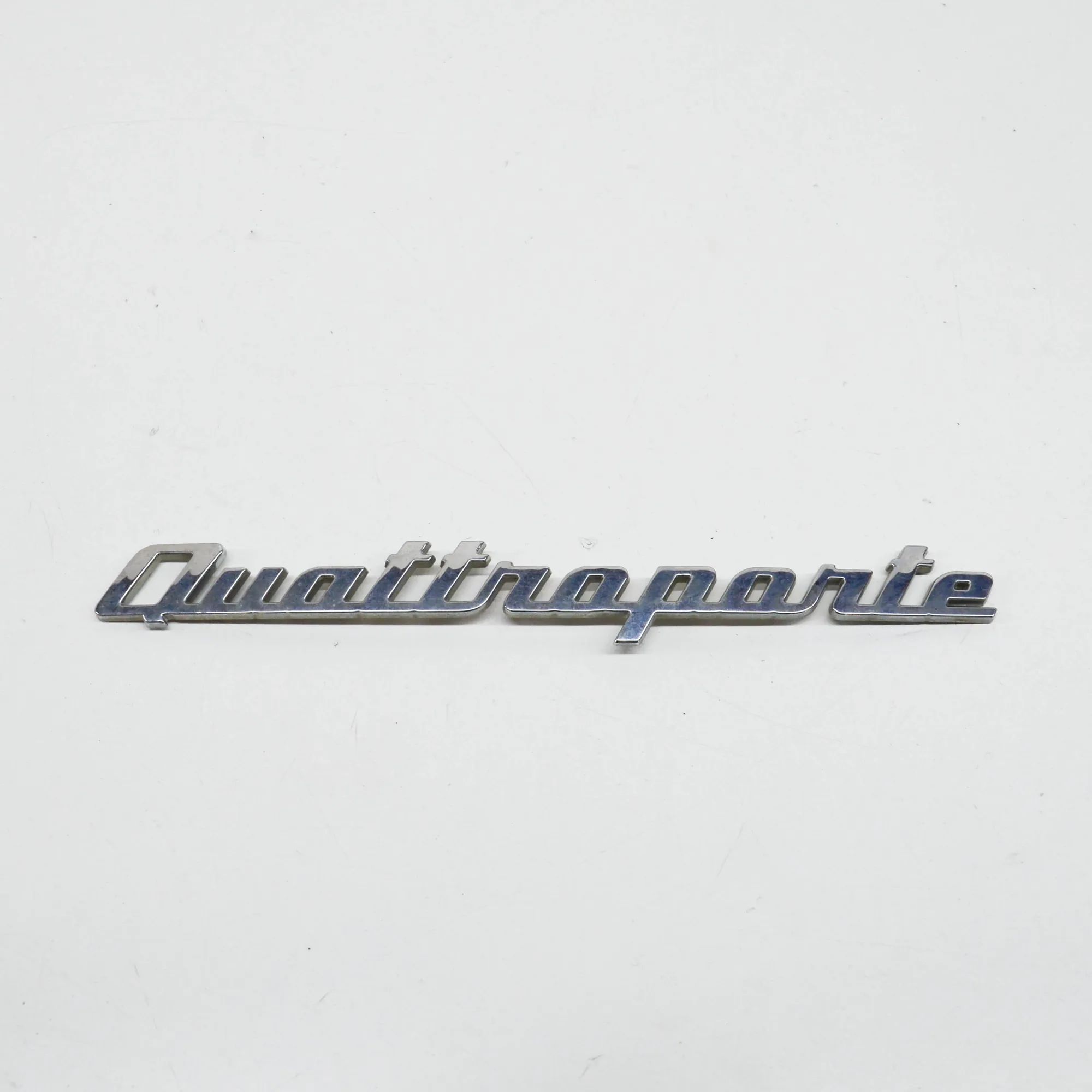 Maserati Quattroporte Bootlid emblem Bootlid emblem — MASERATI QUATTROPORTE (VI) (20...