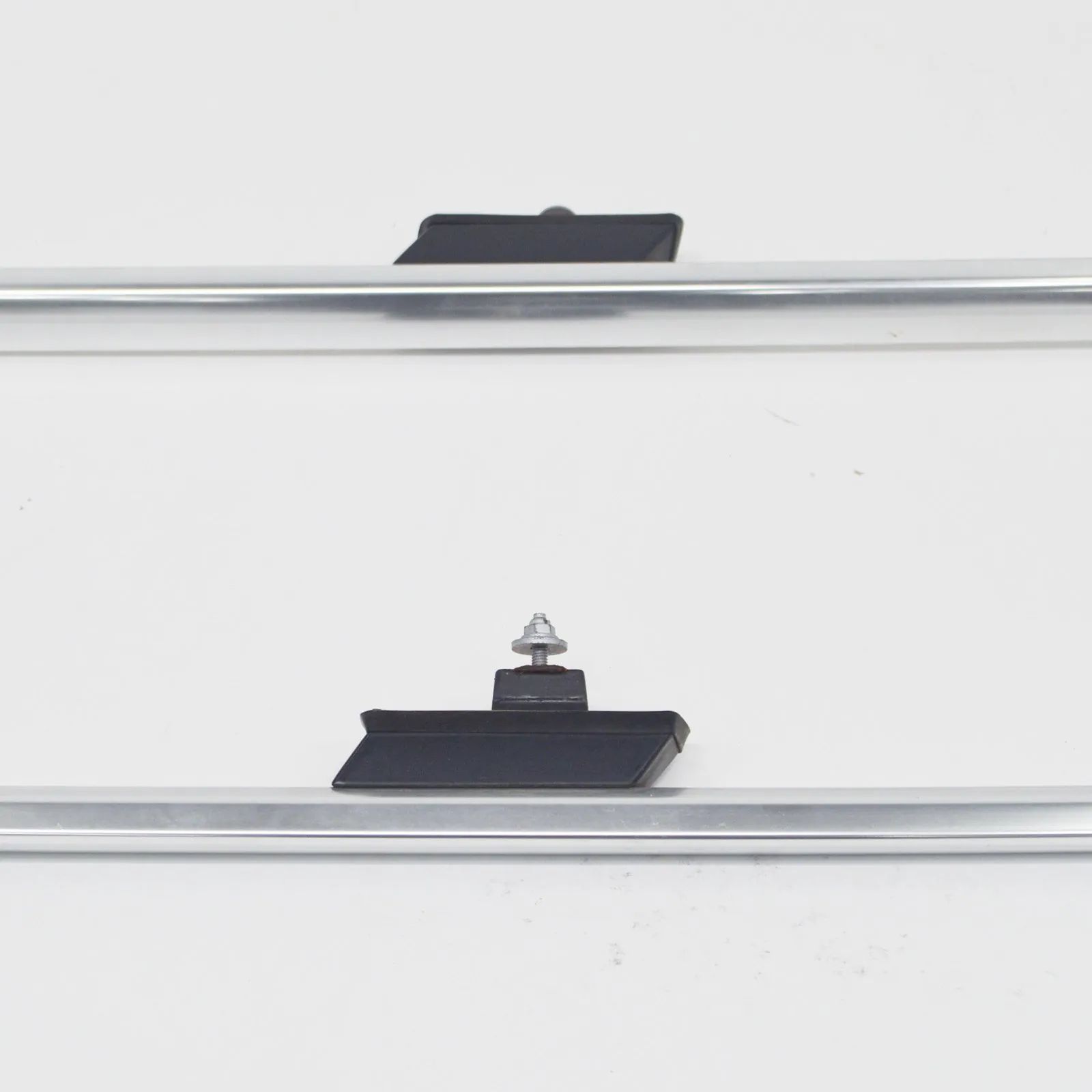 Mercedes-Benz A (W176) Right Side Roof Rail Right Side Roof Rail — MERCEDES BENZ E-CLASS (W...