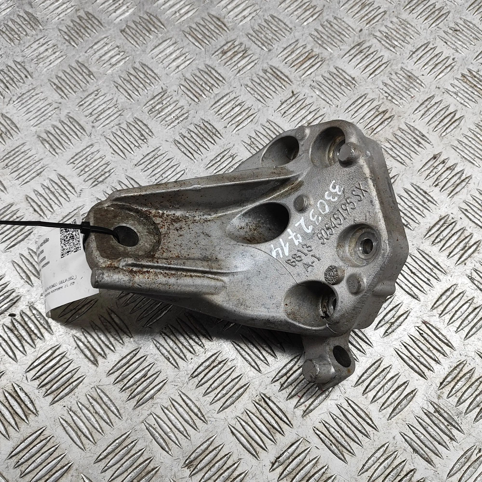 Alfa-Romeo Giulia (952) Left Side Engine Bracket Left Side Engine Bracket — ALFA ROMEO GIULIA (9...