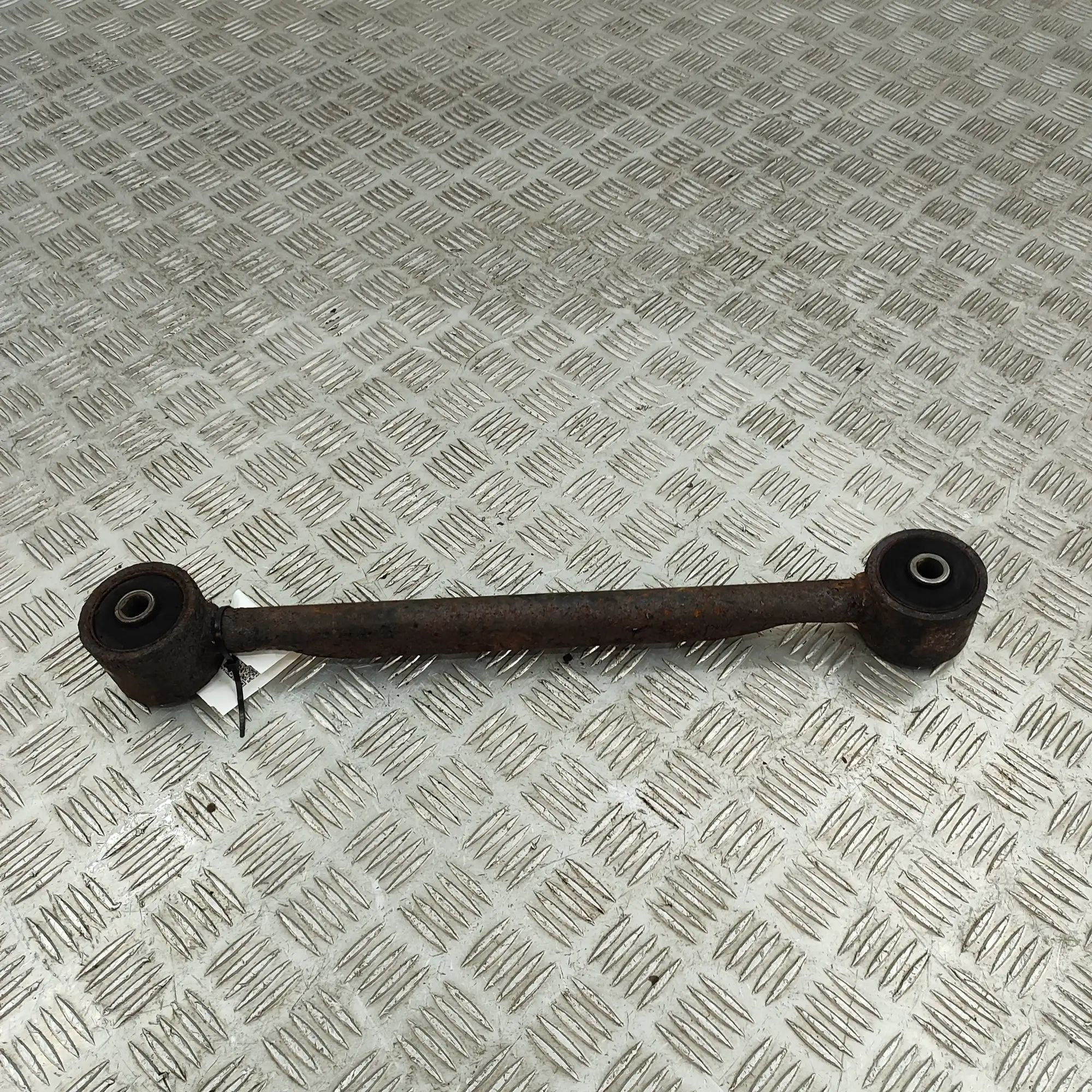 Chevrolet TrailBlazer Control arm — rear right Control arm — rear right — CHEVROLET TRAILBLAZE...