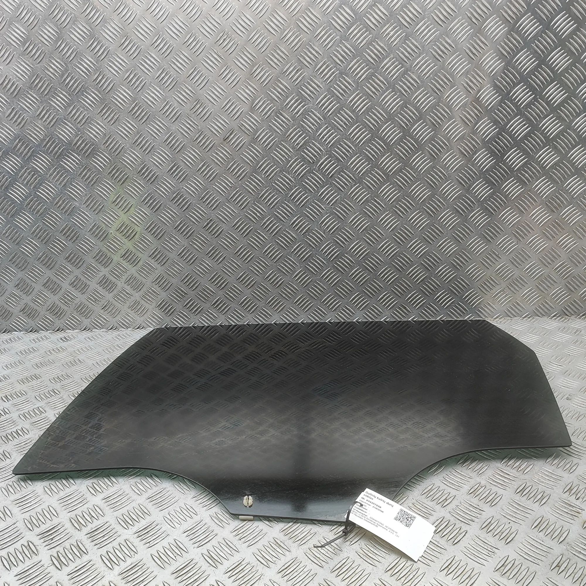 Ssangyong Rexton Rear Left Door Window Rear Left Door Window — SSANGYONG REXTON (W) (2...