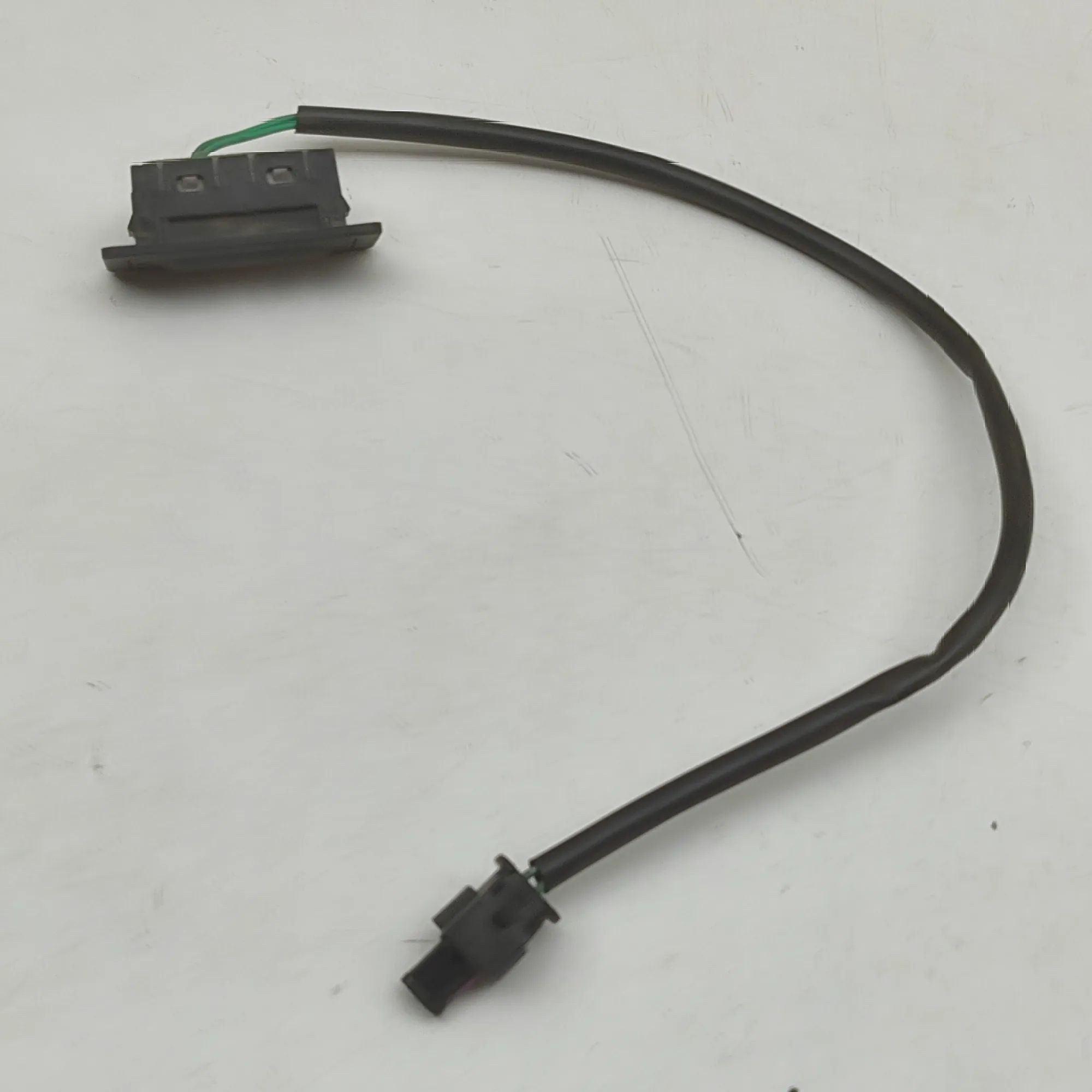 Chevrolet Corvette (C7) Tailgate Open Switch Tailgate Open Switch — CHEVROLET CORVETTE (C7) ...