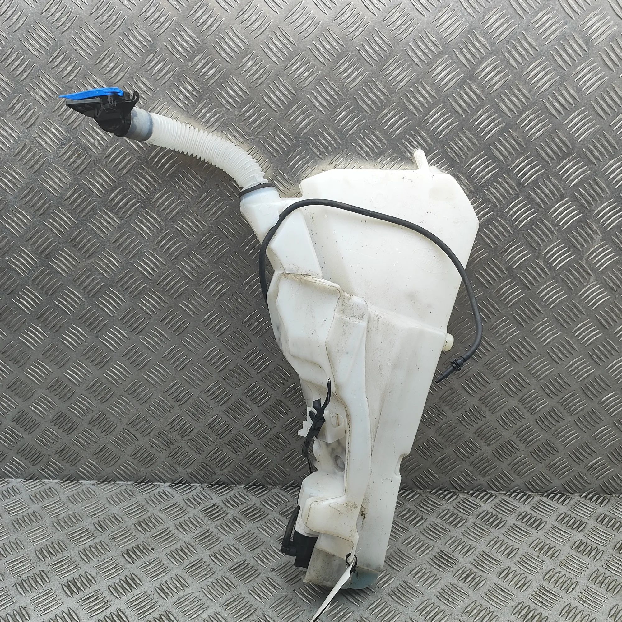 Jaguar XE Window Washer Tank Window Washer Tank — JAGUAR XE (X760) (2015-......