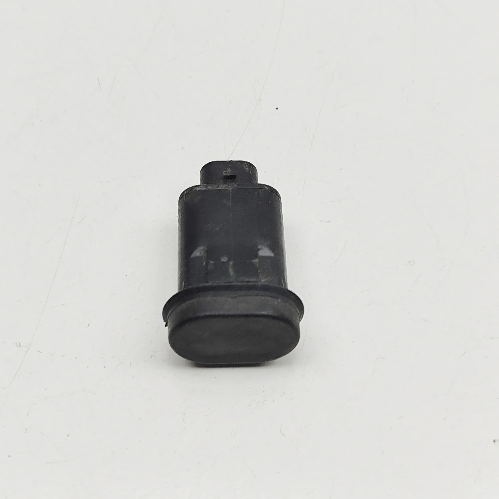 Cadillac Escalade Tailgate Open Switch Tailgate Open Switch — CADILLAC ESCALADE (2014-...