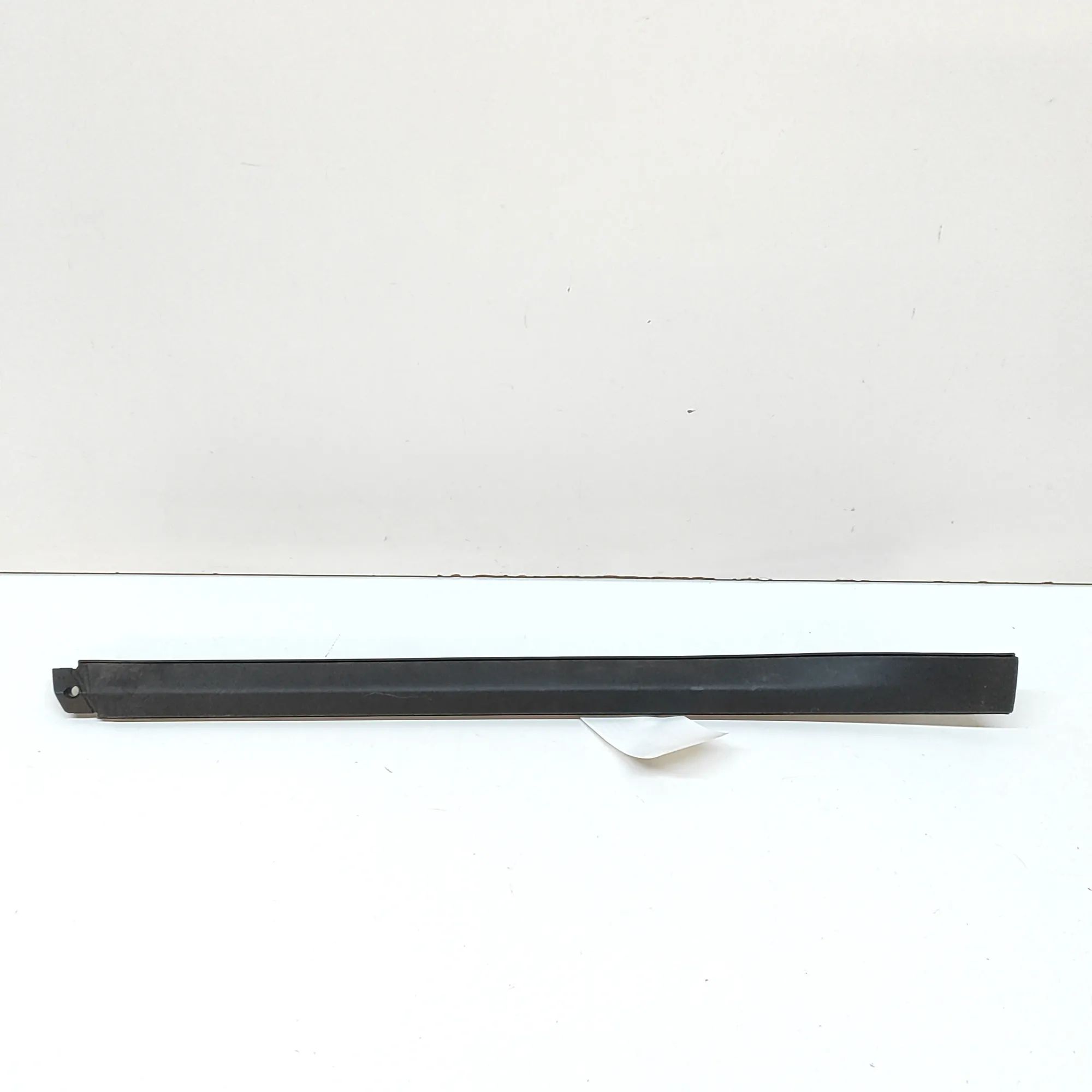 Porsche Cayenne Sill trim — rear left Sill trim — rear left — PORSCHE CAYENNE (Coupe ...