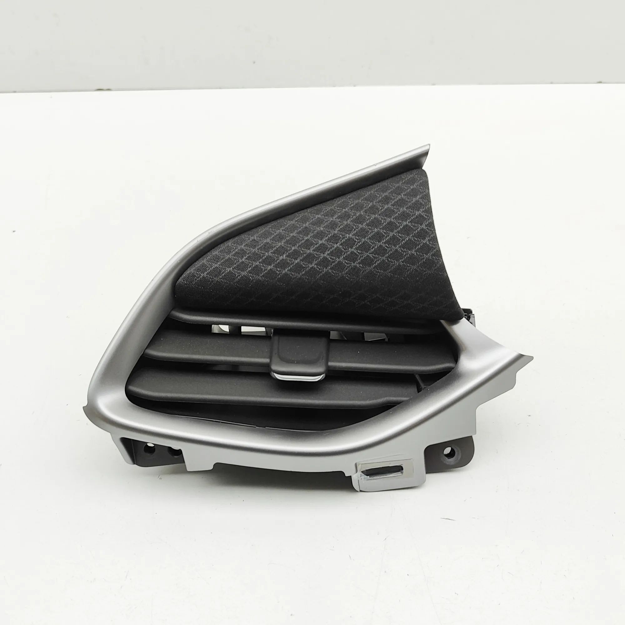 Chevrolet Malibu Dashboard Air Vents Dashboard Air Vents — CHEVROLET MALIBU (2015-.....