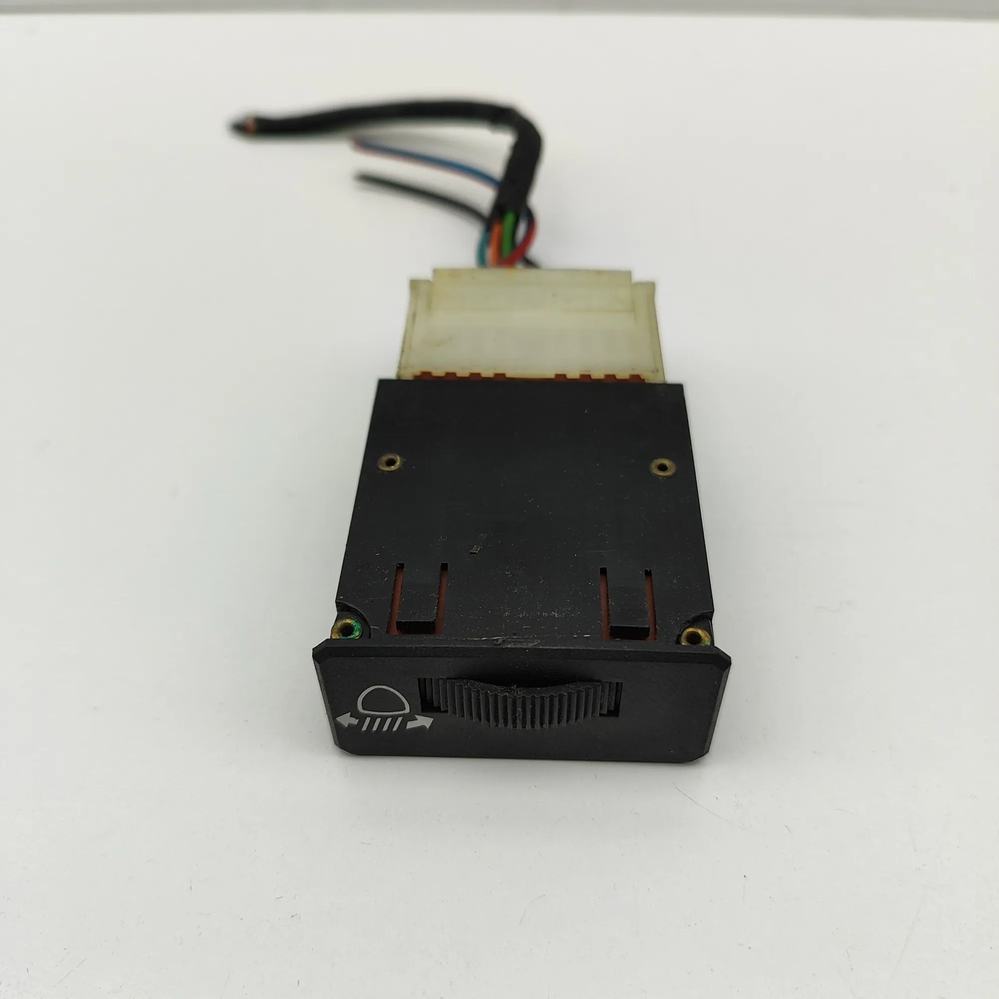 Maserati Biturbo (2, 4, Spyder, Karif) Headlight levelling switch Headlight levelling switch — MASERATI 425 (1987...