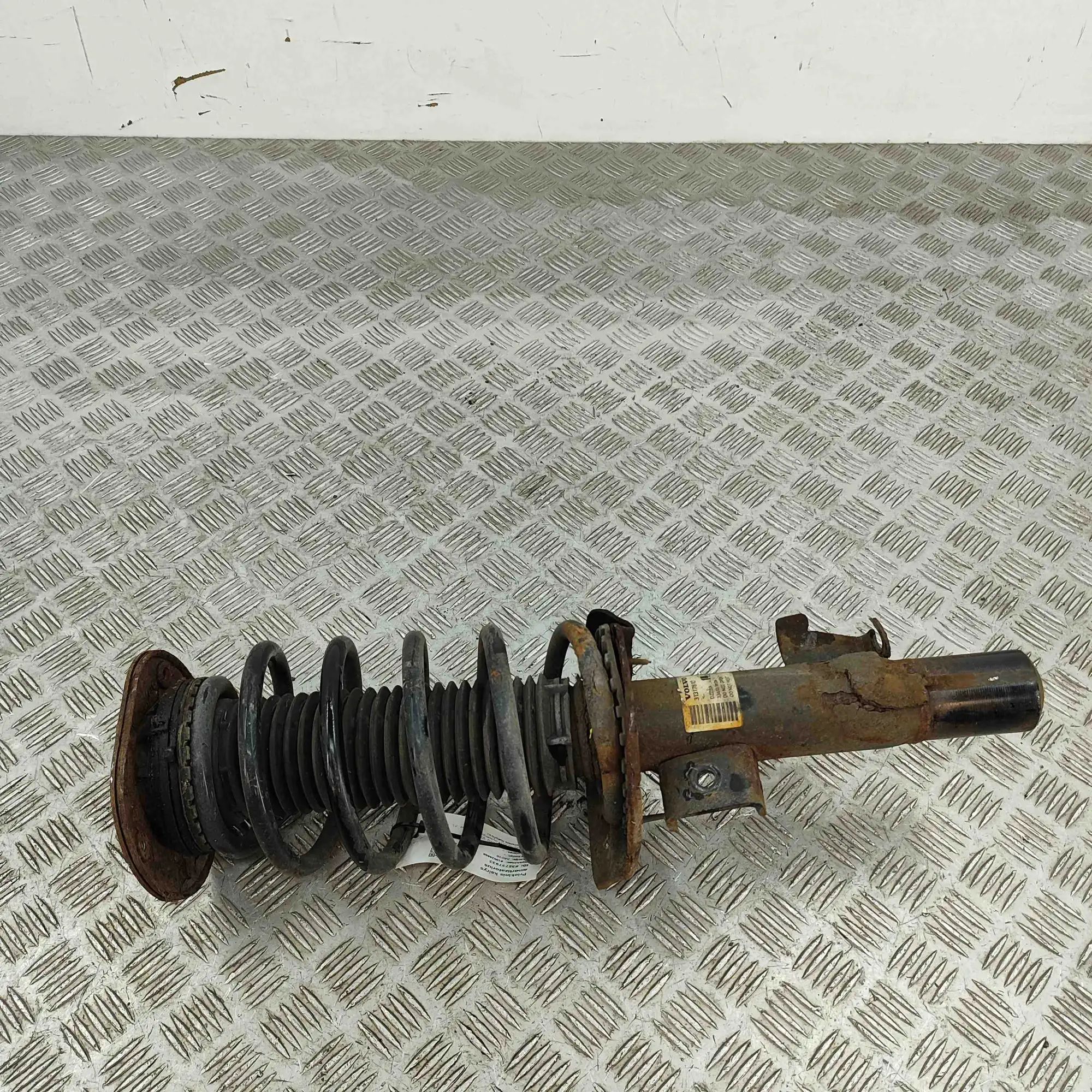 Volvo V70 Shock absorber — front left Shock absorber — front left — VOLVO V70 (III BW...