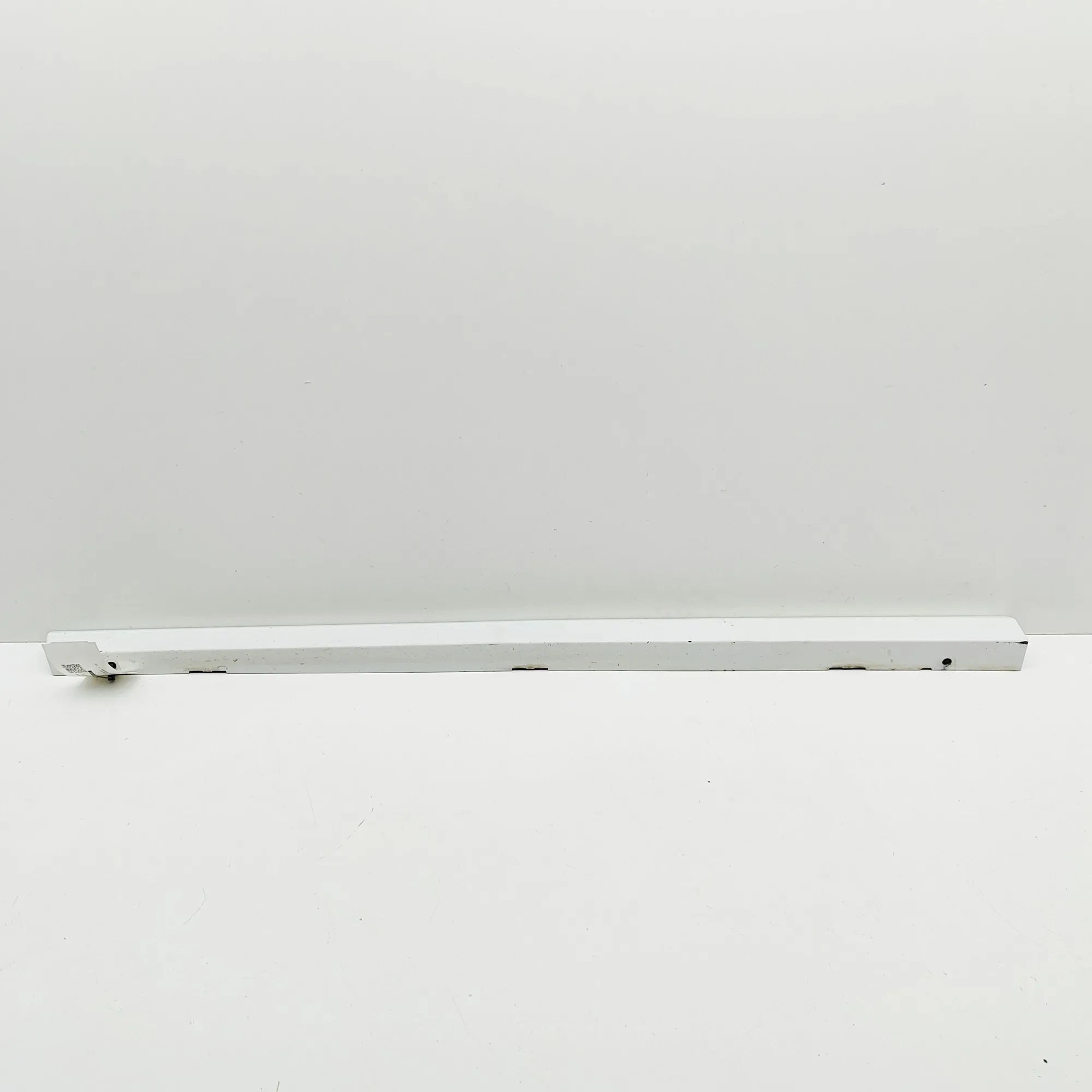 Volvo V70 Front Left Door Lower Molding Front Left Door Lower Molding — VOLVO V70 (III ...