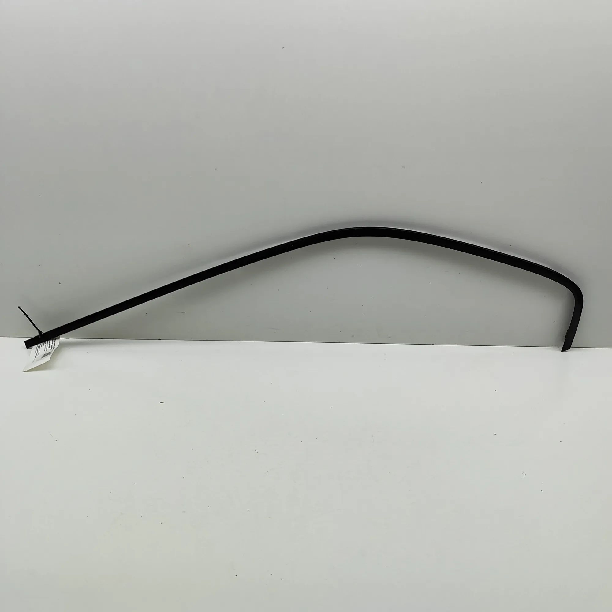 BMW 7 (E38) Upper door trim strip — rear left Upper door trim strip — rear left — BMW 7 (E38)...