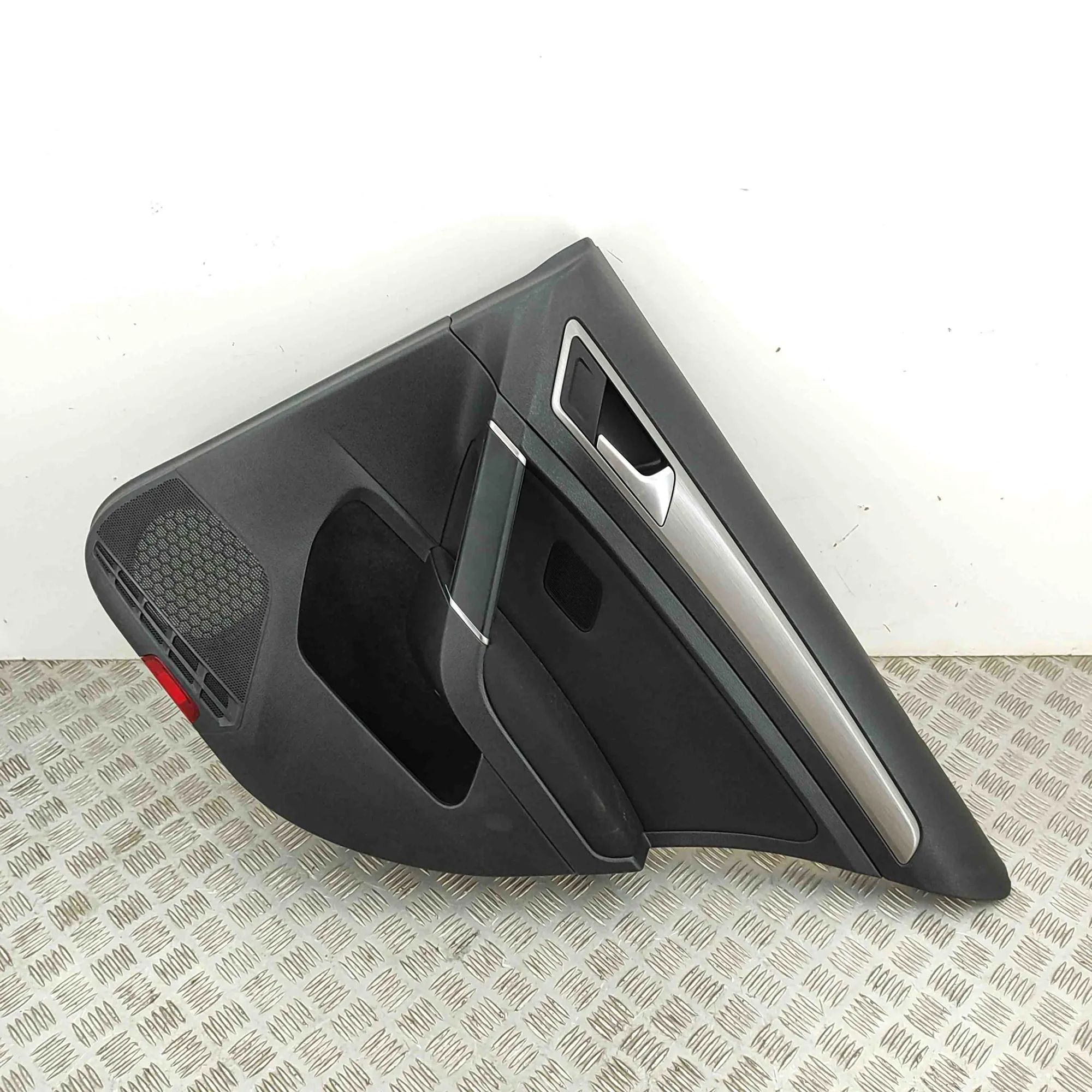Volkswagen Golf 7 Rear Right Door Panel Rear Right Door Panel — VW GOLF (VII Variant BA...