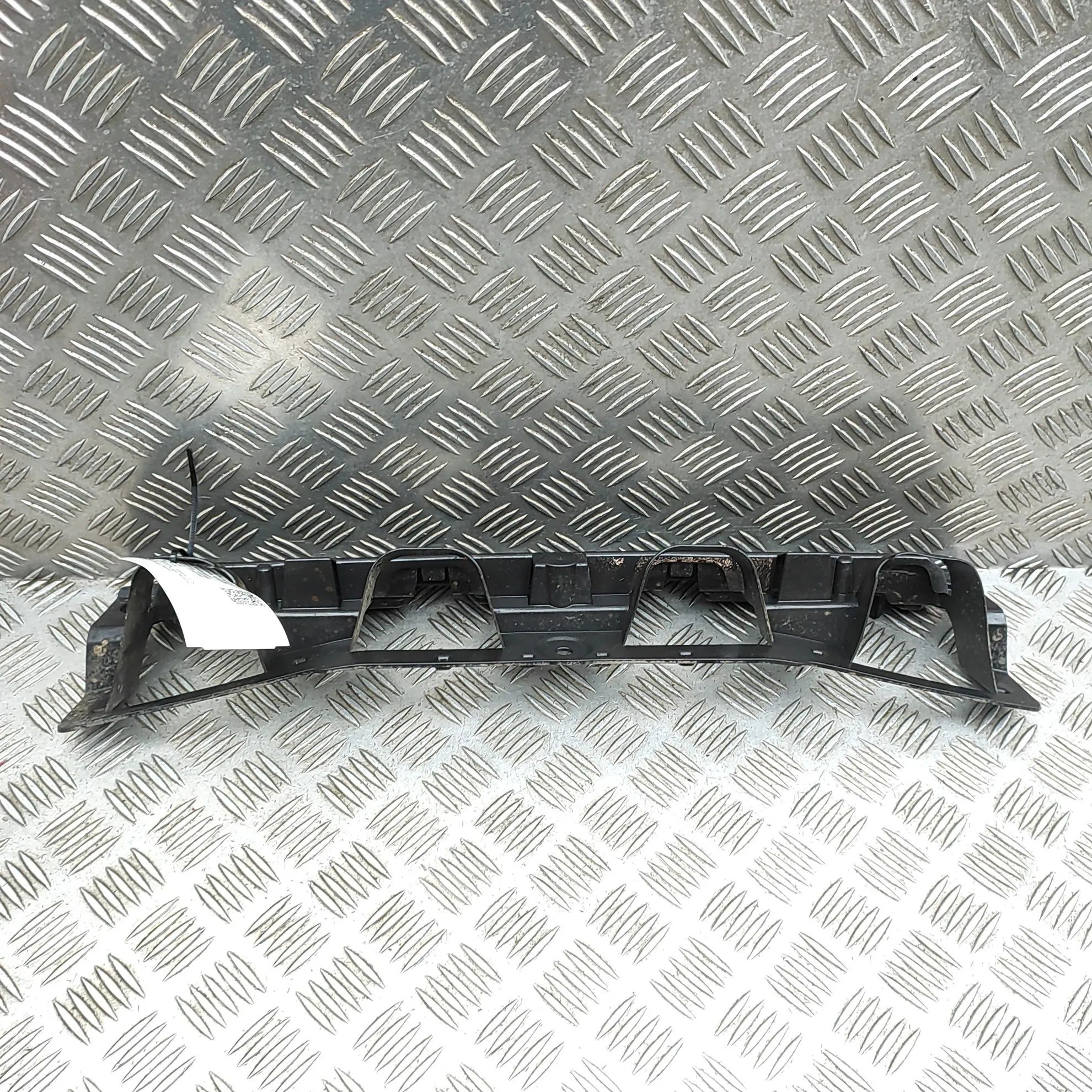 Citroen C4 Rear Bumper Middle Bracket Rear Bumper Middle Bracket — CITROEN C4 (CACTUS...