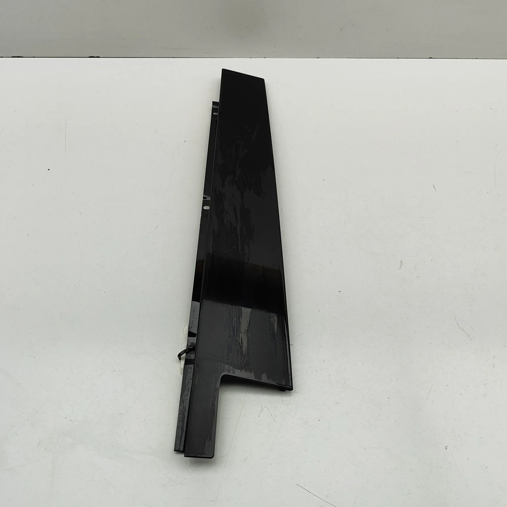 Mercedes-Benz GLE (W167) Vertical door trim — rear right Vertical door trim — rear right — MERCEDES BENZ...