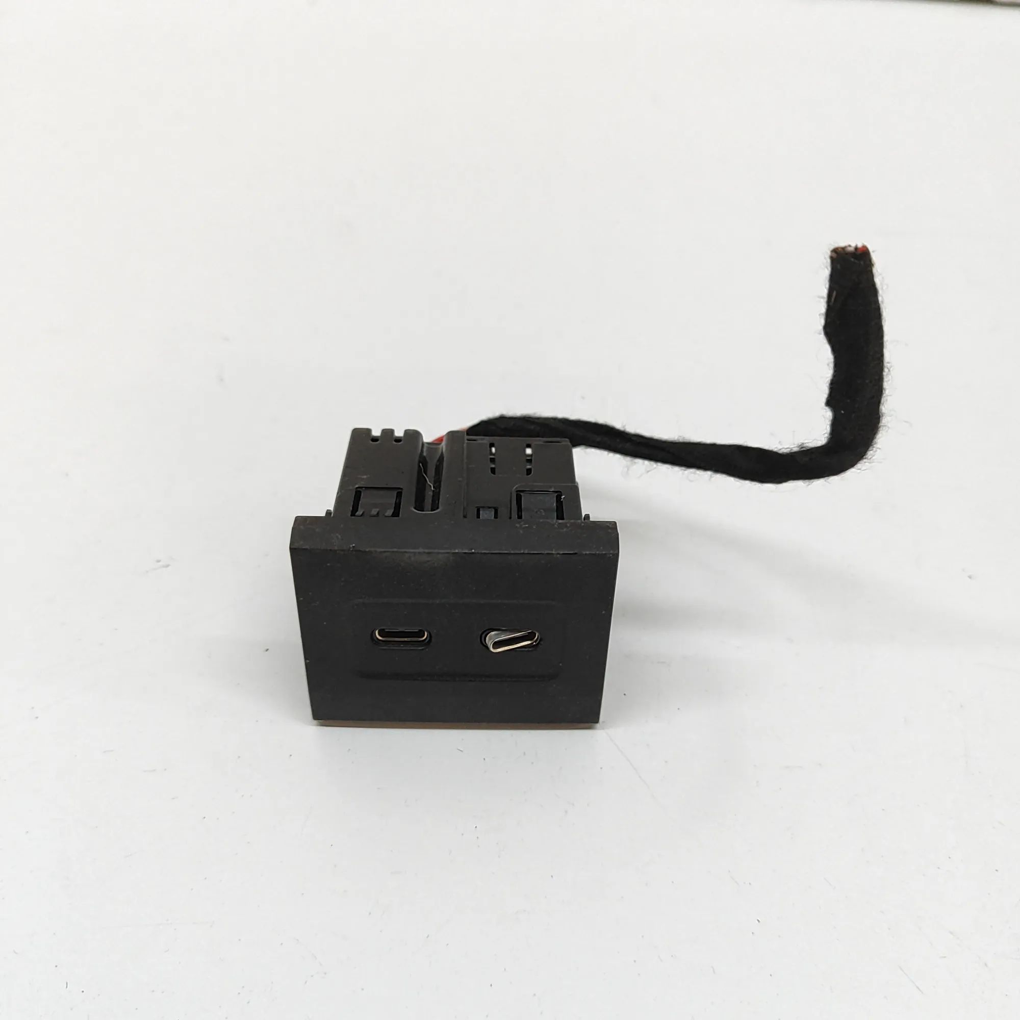 Mercedes-Benz GLB / EQB (X247) USB USB — MERCEDES BENZ GLB (X247) (2019-...) — A24...