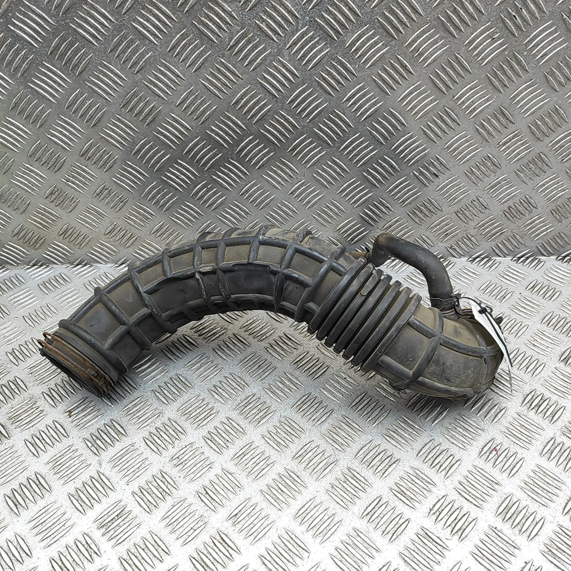 Kia ceed (JD) Air Intake Tube Air Intake Tube — KIA CEE\'D (JD) (2012-2018) —...