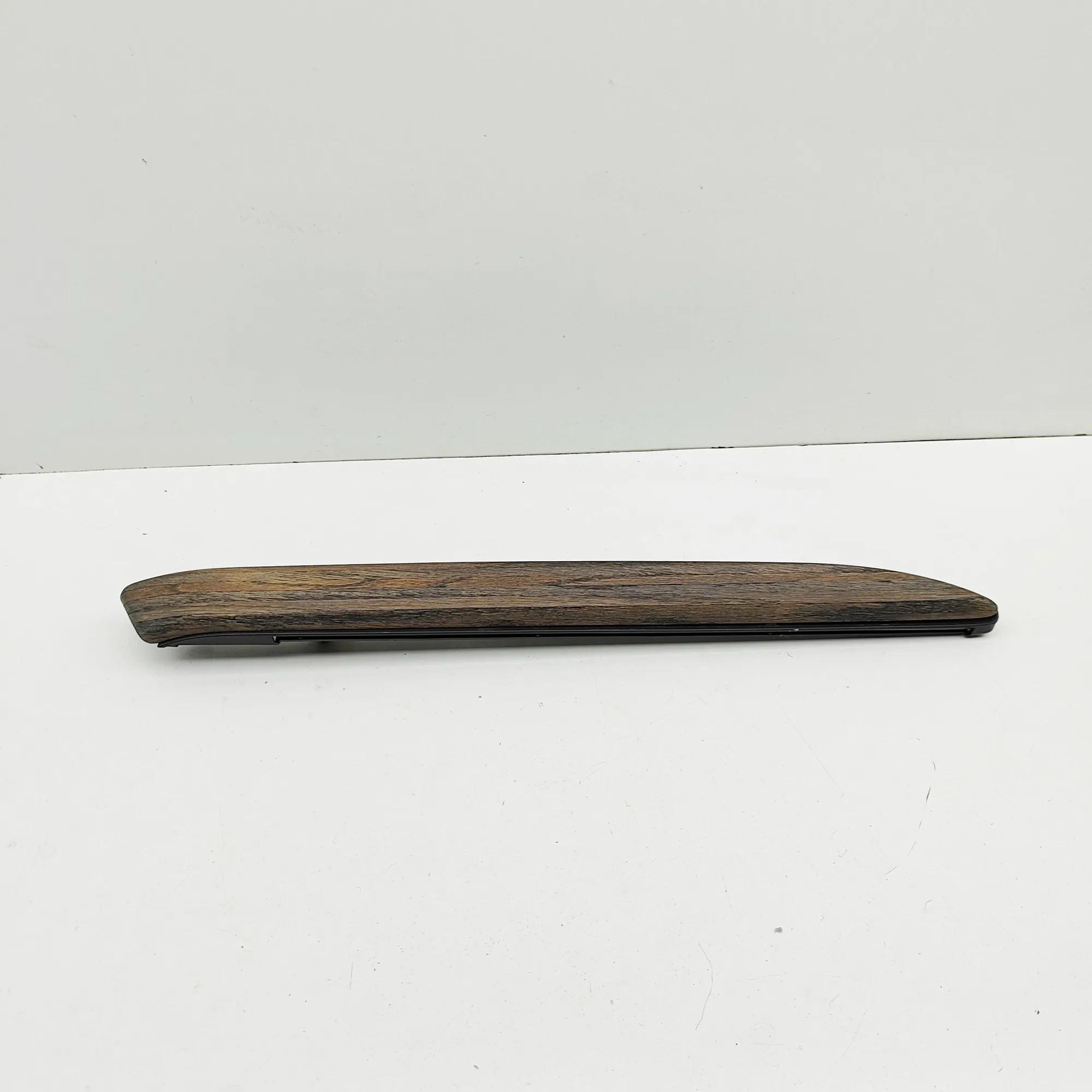 Land Rover Discovery Door panel trim — rear left