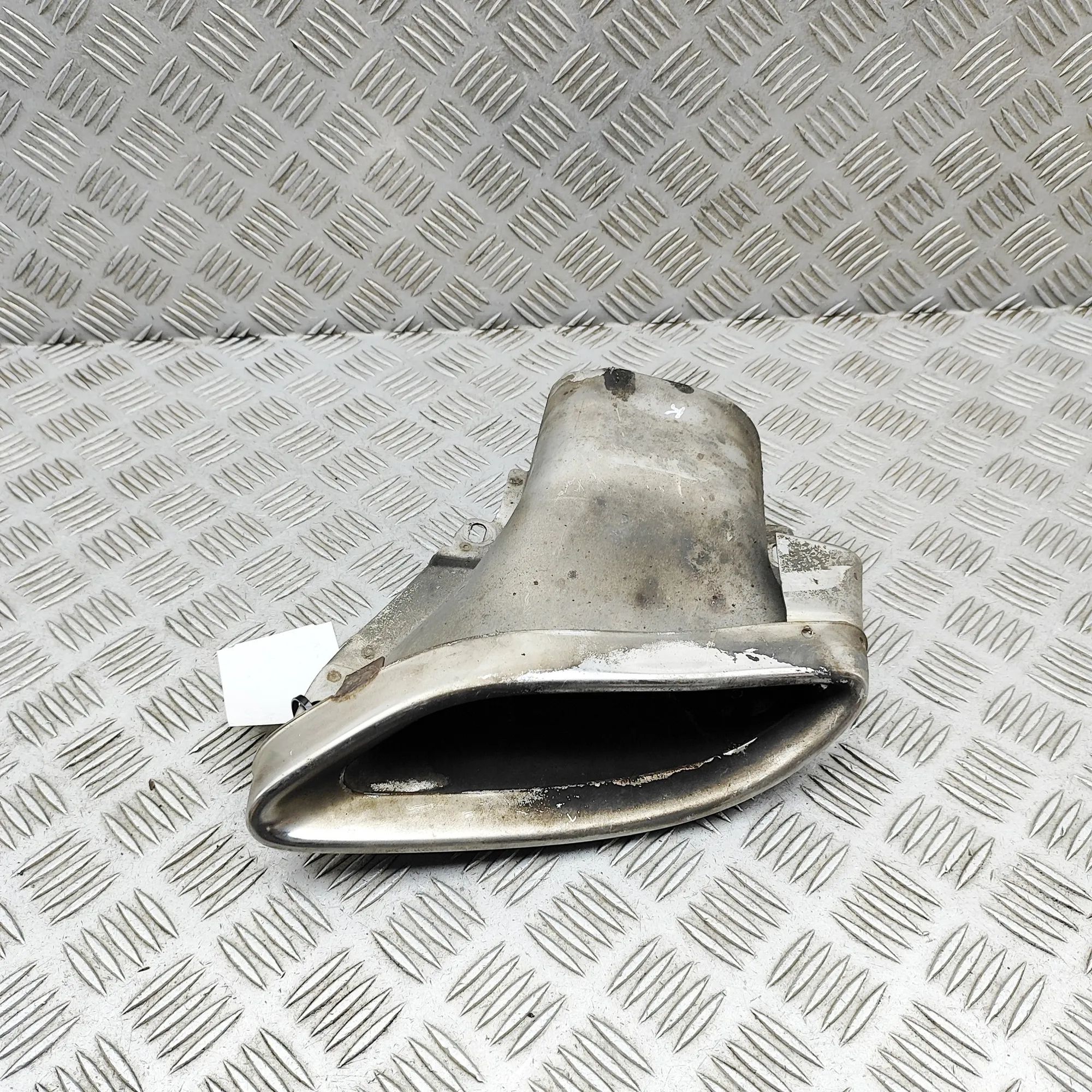 Mercedes-Benz A (W176) Exhaust tailpipe trim Exhaust tailpipe trim — MERCEDES BENZ C-CLASS (...