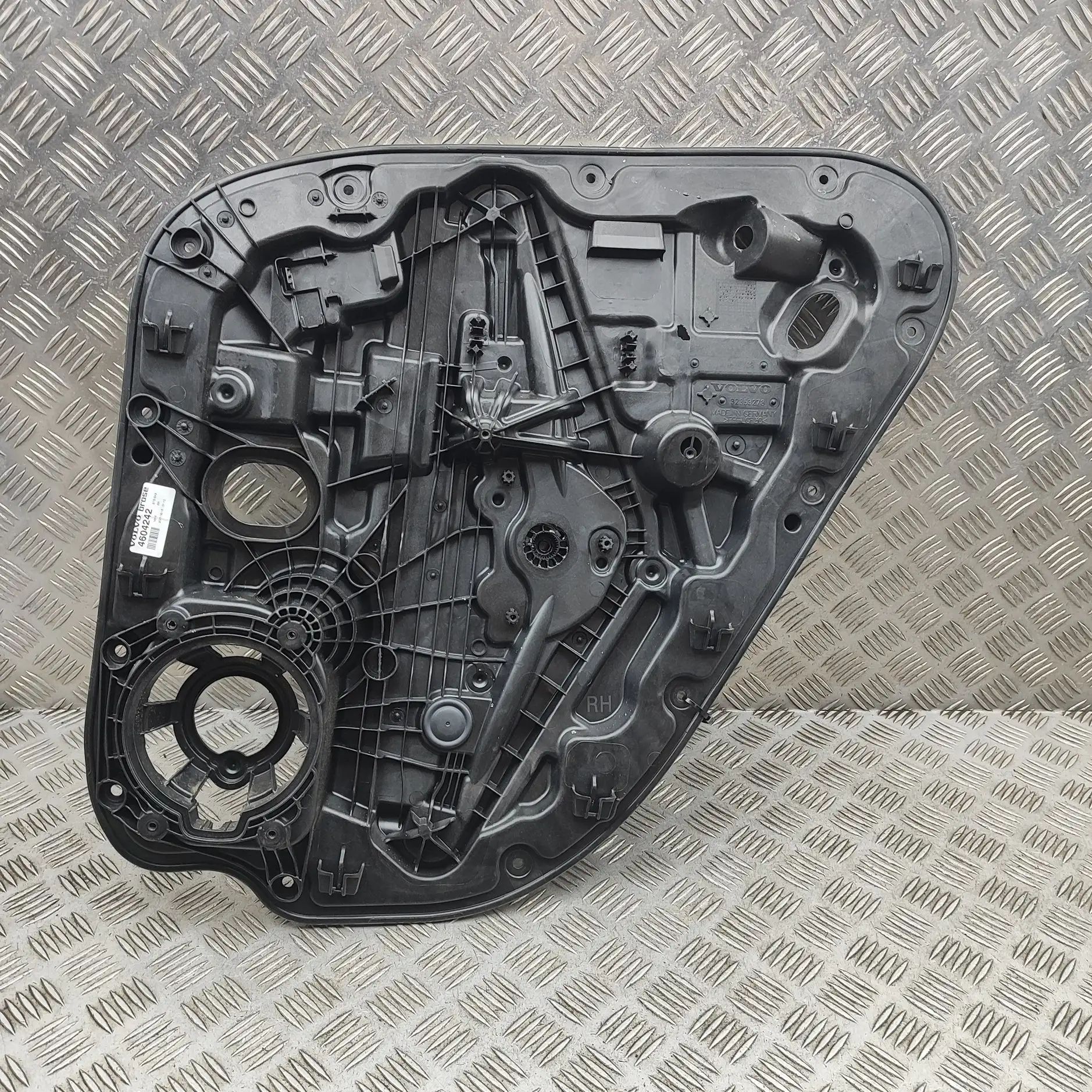 Volvo XC40 / EX40 Rear Right Door Window Regulator Rear Right Door Window Regulator — VOLVO XC40 (...