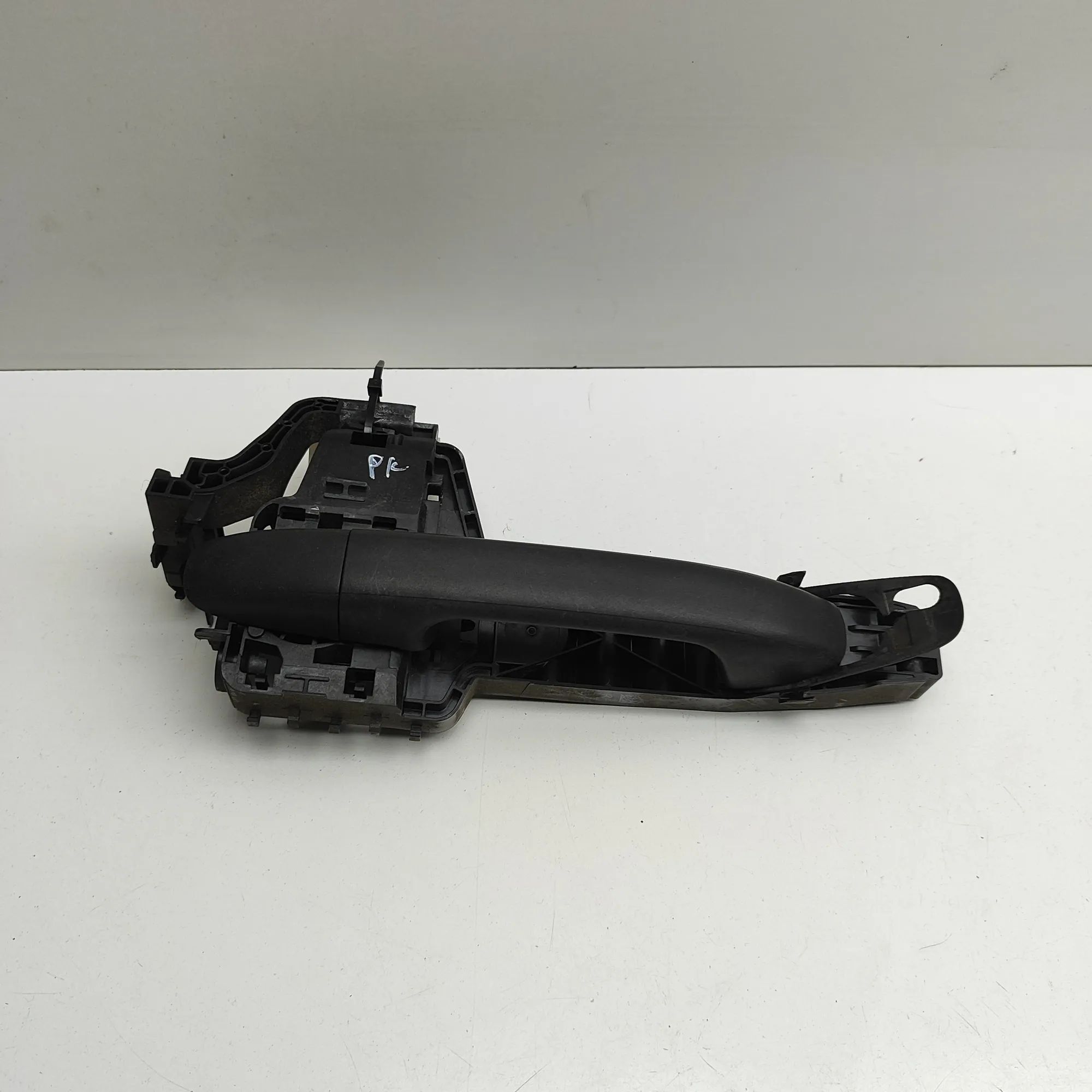Mercedes-Benz V / Vito / EQV (W447) Exterior door handle — front left Exterior door handle — front left — MERCEDES BE...
