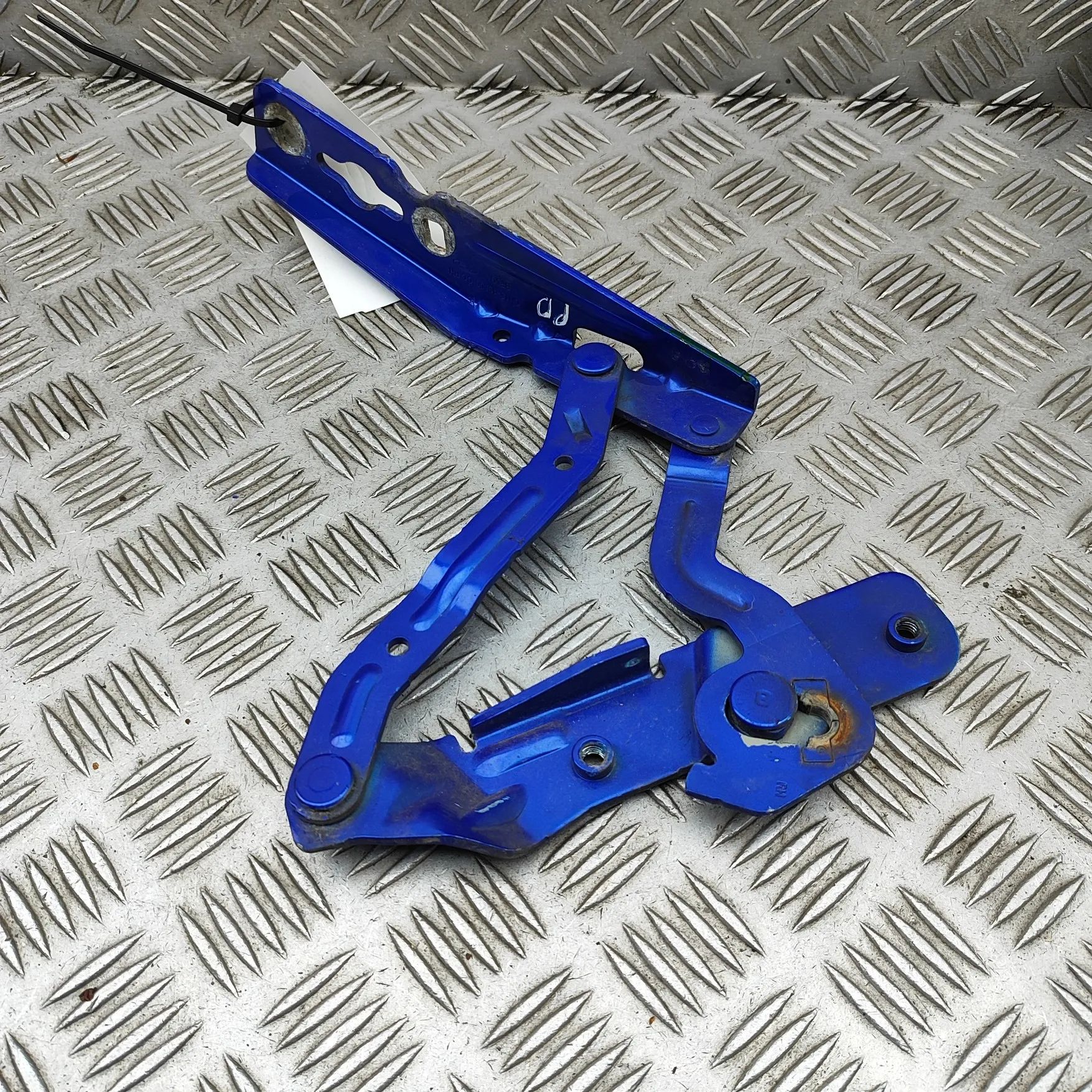 Ford EcoSport Bonnet hinge — front right Bonnet hinge — front right — FORD ECOSPORT (201...