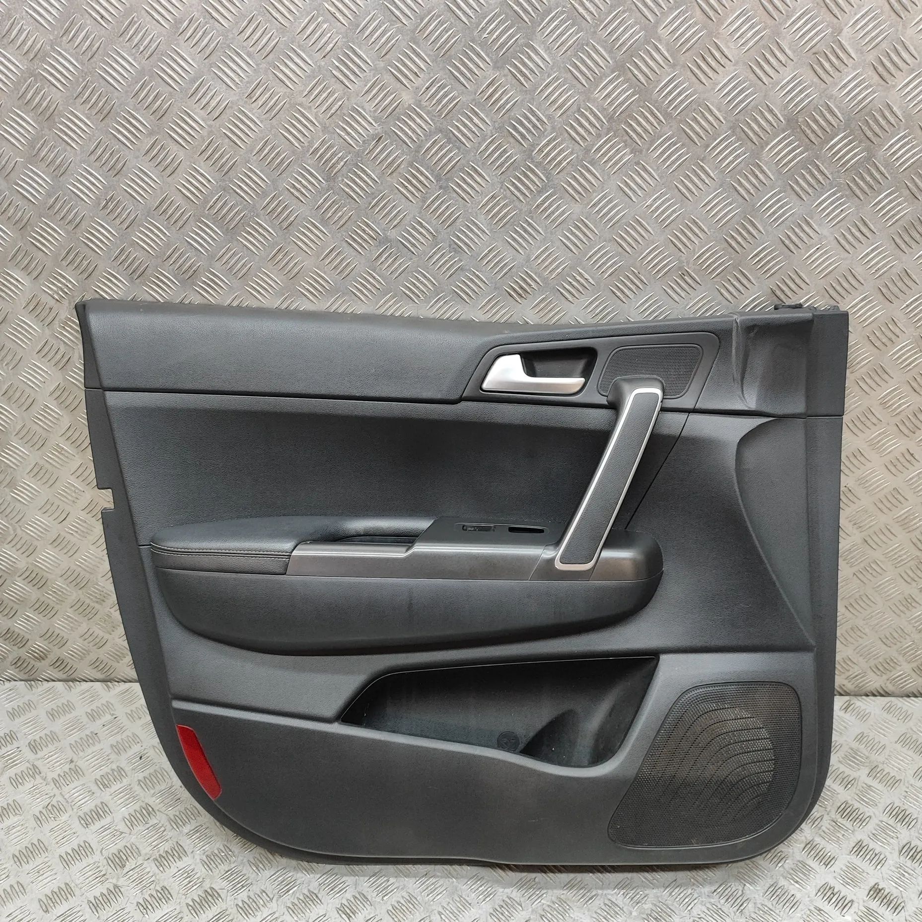 Kia Sportage Front Left Door Panel Front Left Door Panel — KIA SPORTAGE (QL) (2015...