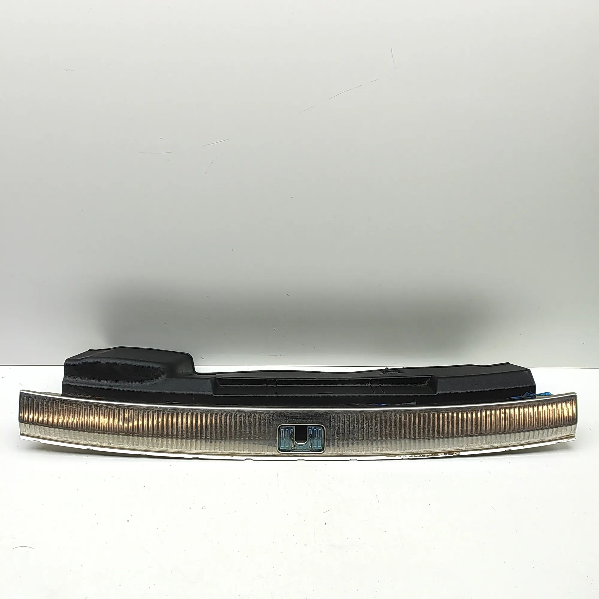 Audi Q7 (4M) Trunk Boot Lock Trim Trunk Boot Lock Trim — AUDI Q7 (4M) (2015-...) ...