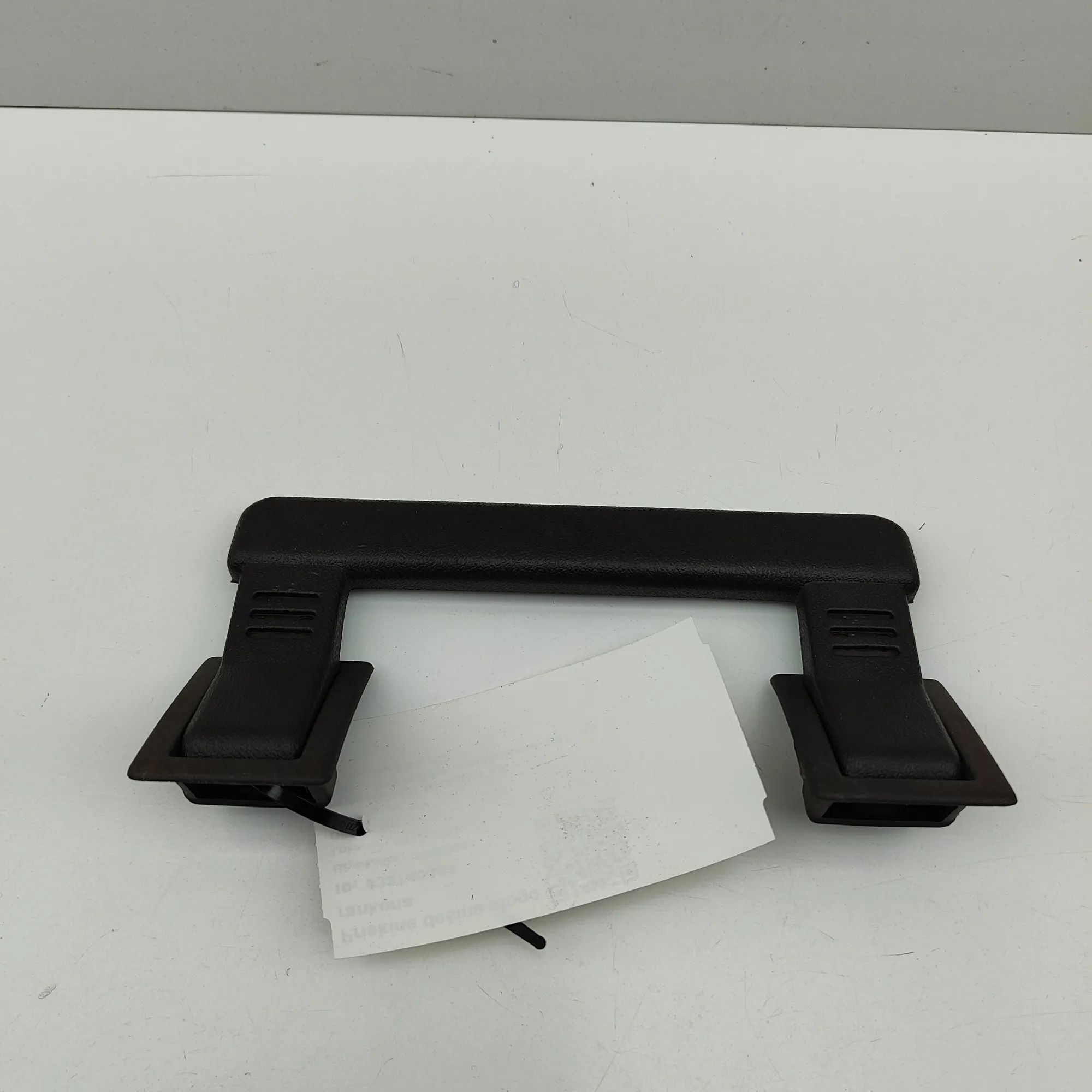 Maserati Biturbo (2, 4, Spyder, Karif) Roof grab handle — front right Roof grab handle — front right — MASERATI 425 (...
