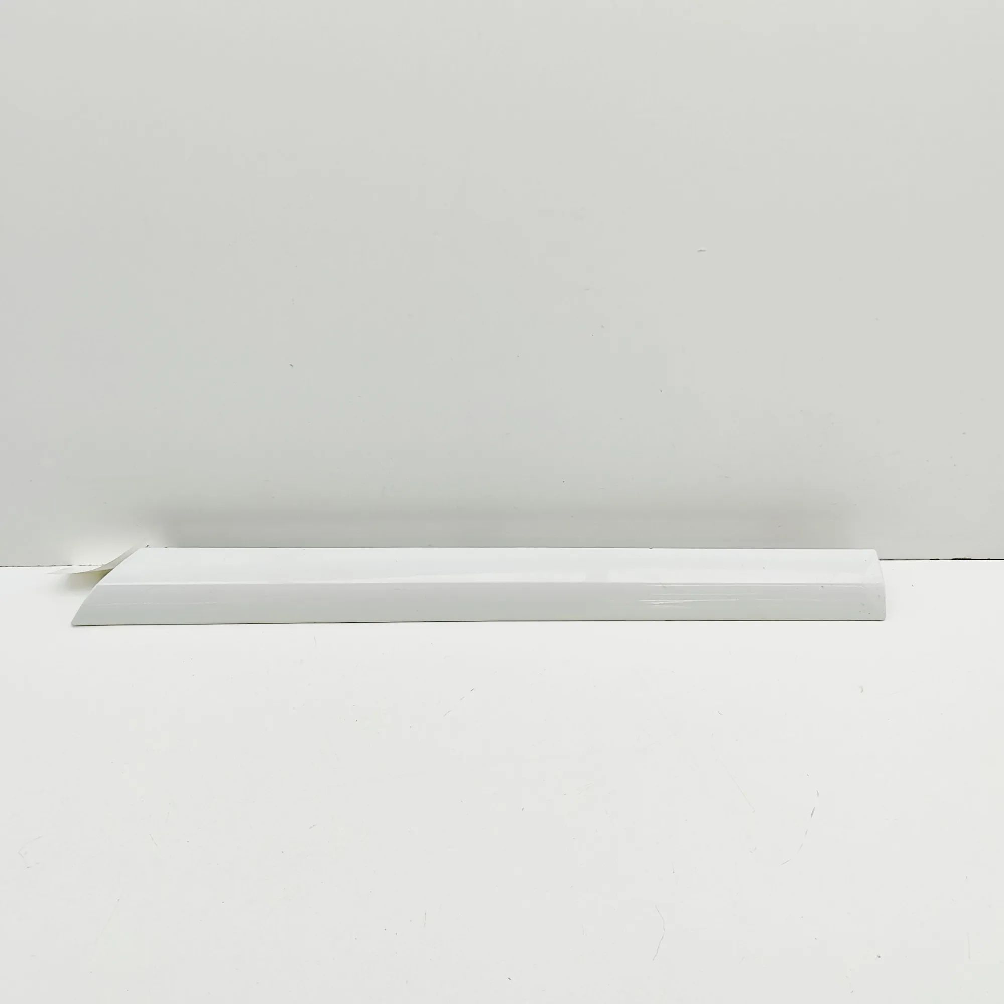 Volvo V70 Lower door moulding — rear left Lower door moulding — rear left — VOLVO V70 (II...