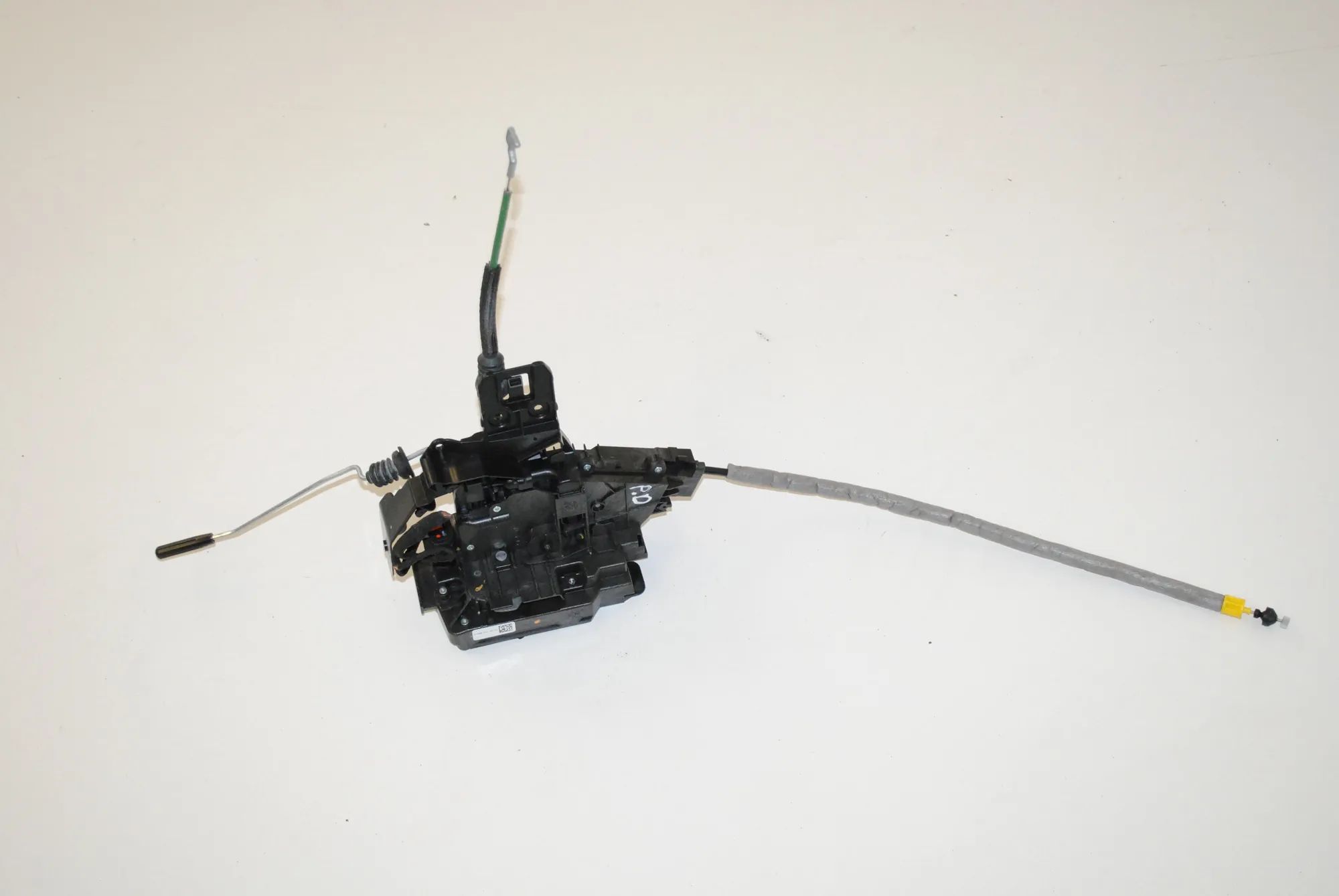 Mercedes-Benz A (W176) Door lock — front right