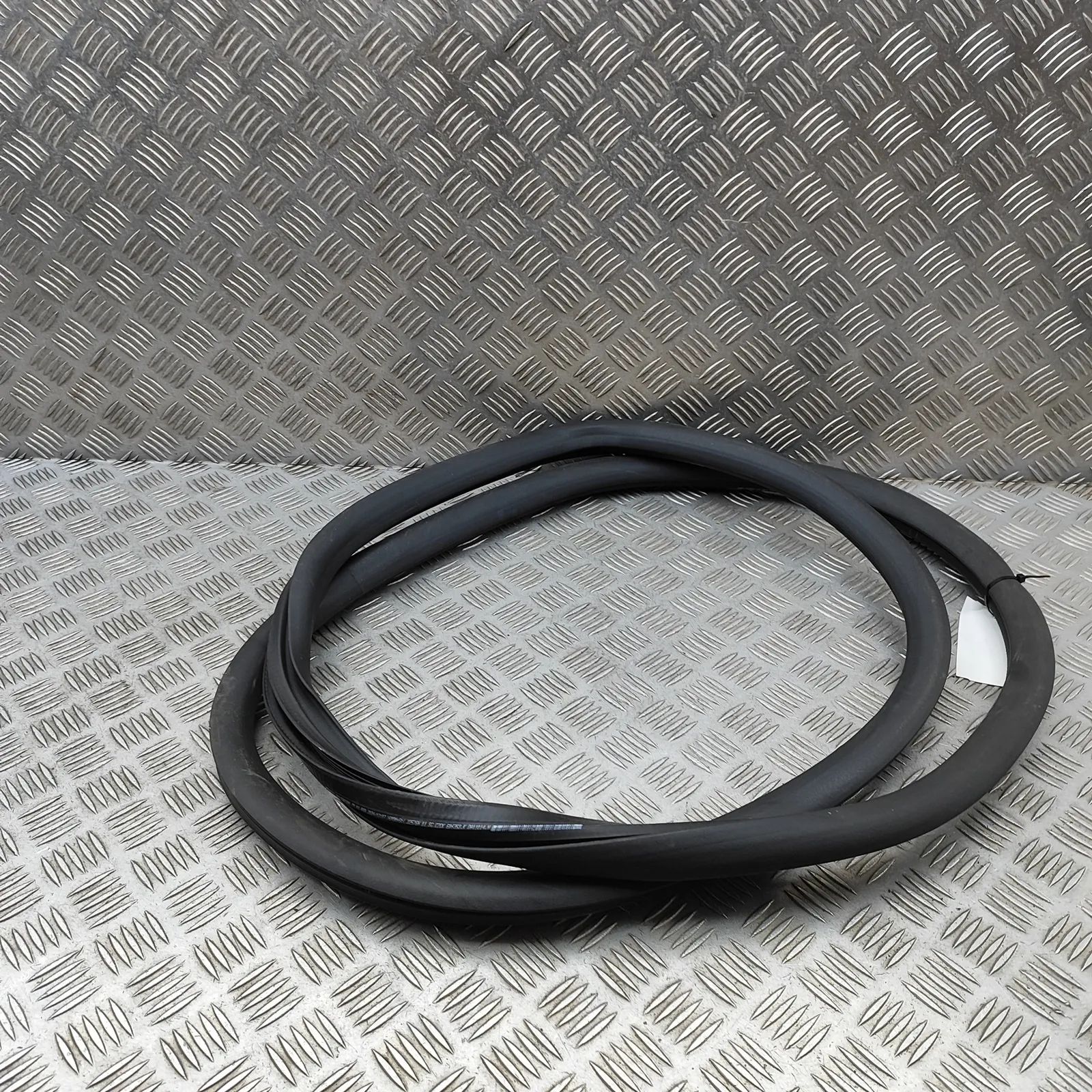Peugeot 508 Door rubber seal — front right
