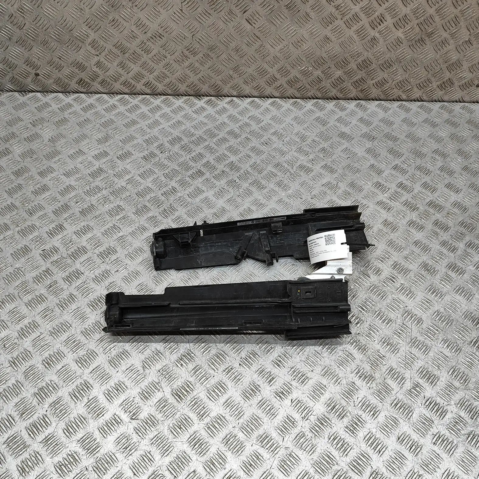BMW 3 (F30 / F31) Radiator Holder