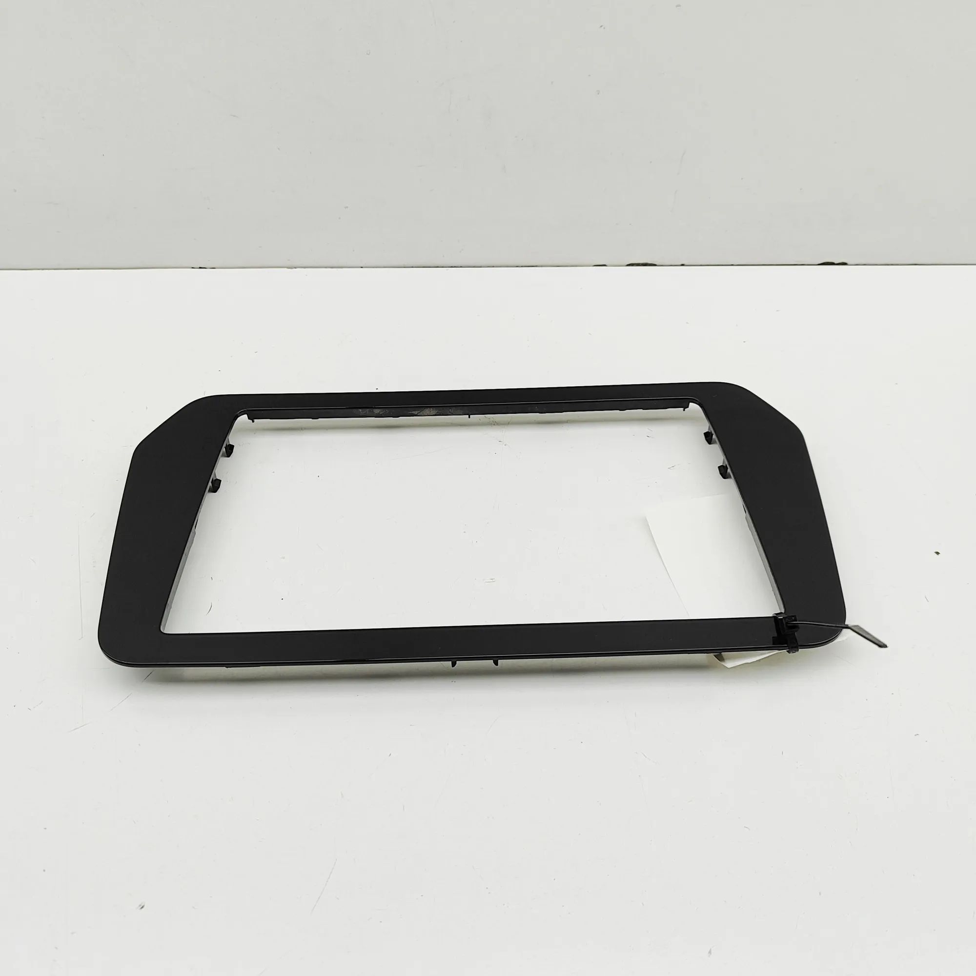 Volkswagen T-Cross Navigation screen trim