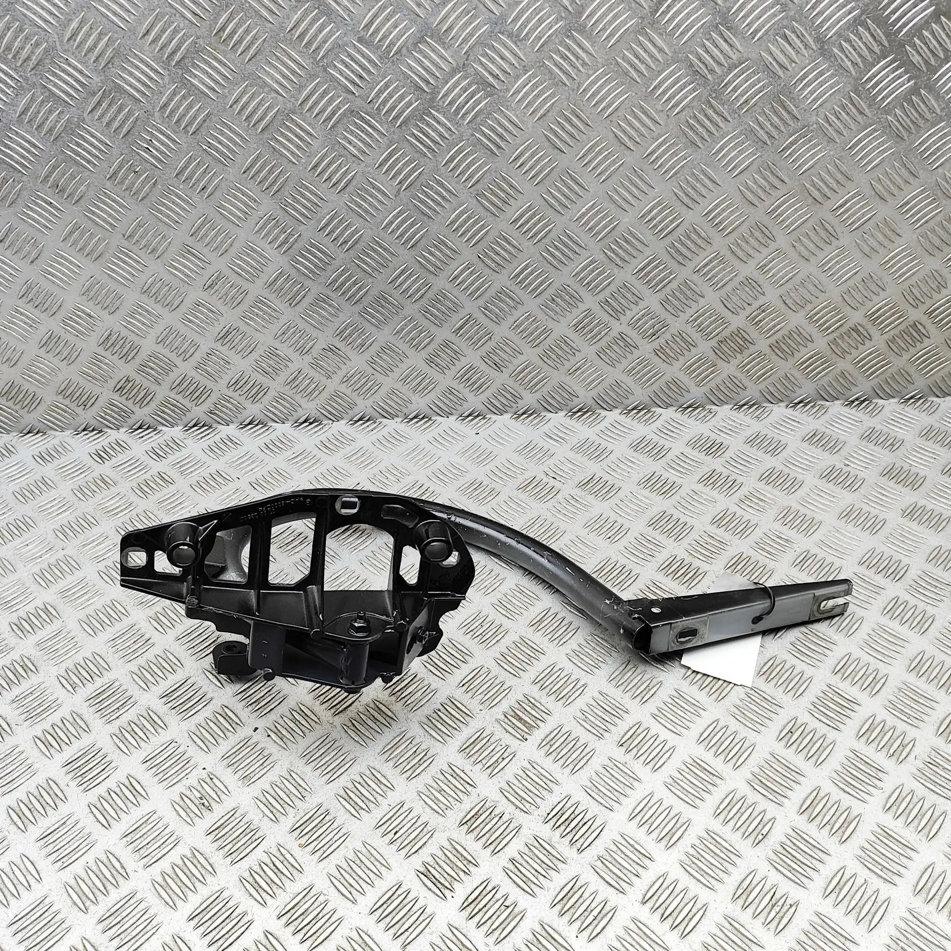 Mercedes-Benz A (W176) Left Side Bootlid Hinge Left Side Bootlid Hinge — MERCEDES BENZ C-CLASS...