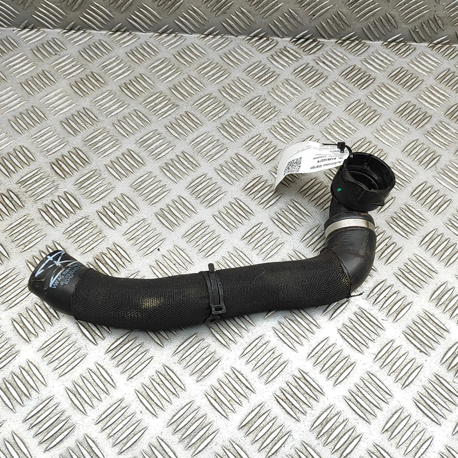Porsche Cayenne Jäähdytysnesteletku Coolant hose — PORSCHE CAYENNE (Coupe 9YB) (201...