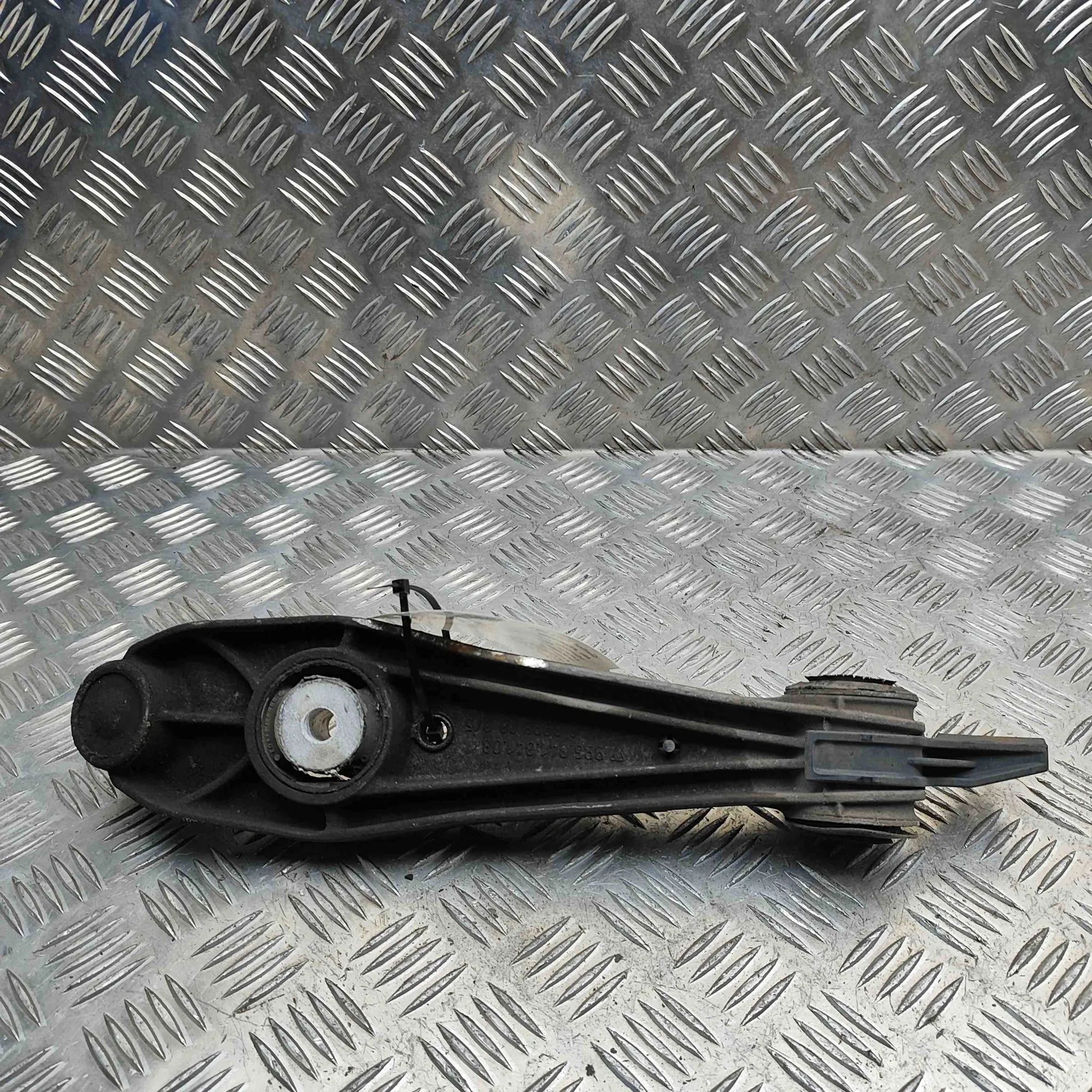 Porsche Cayman (987) Control arm — rear left Control arm — rear left — PORSCHE CAYMAN (987) ...