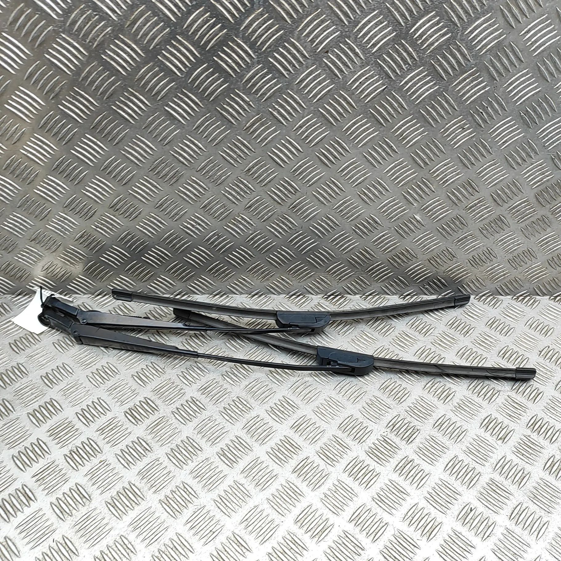Porsche Cayman (987) Front Wiper Arms Front Wiper Arms — PORSCHE CAYMAN (987) (2005-2...